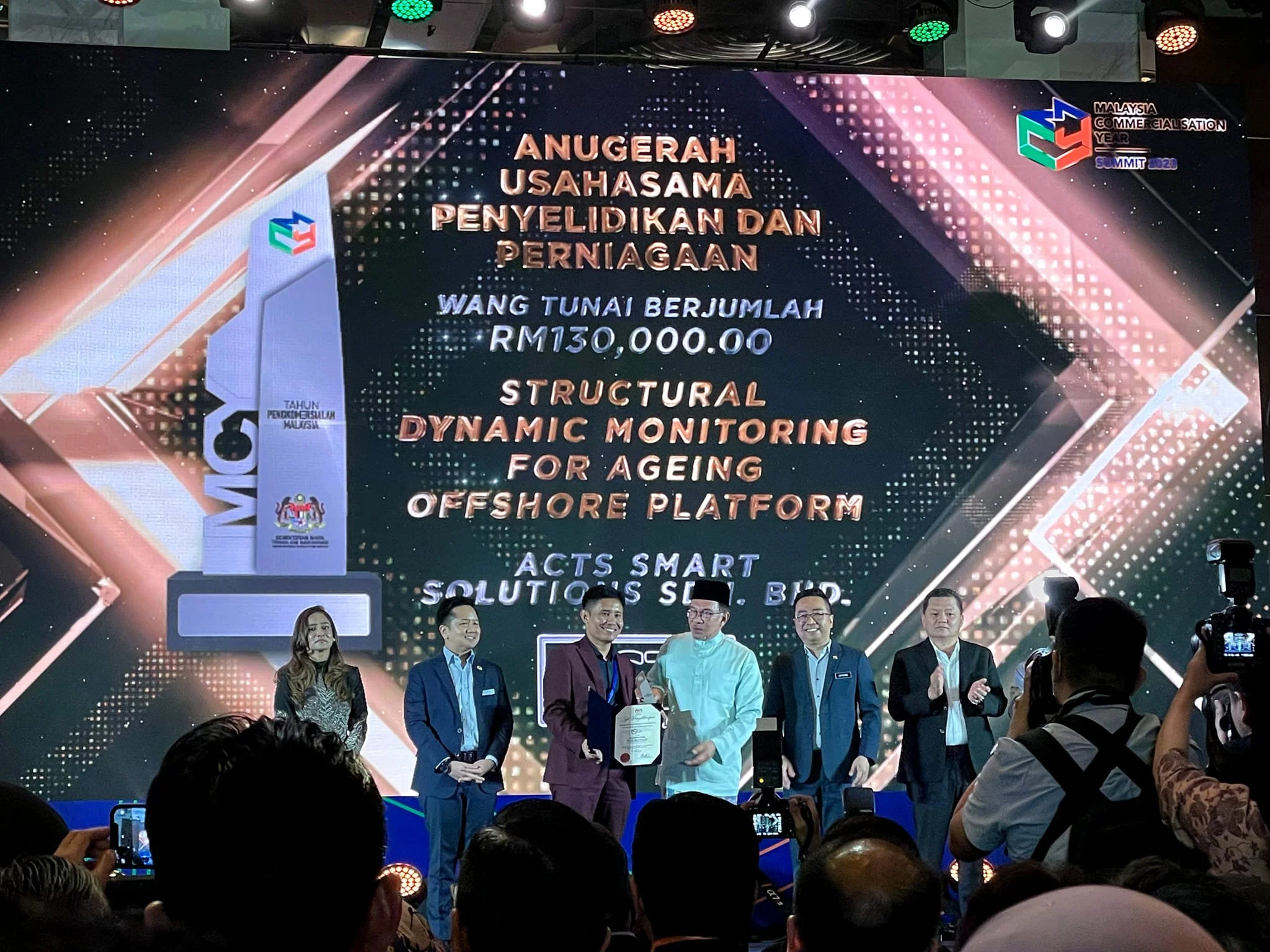 Malaysia Commercialisation Year (MCY) Award 2023 ceremony recognising achievements in research innovation and commercialisation.