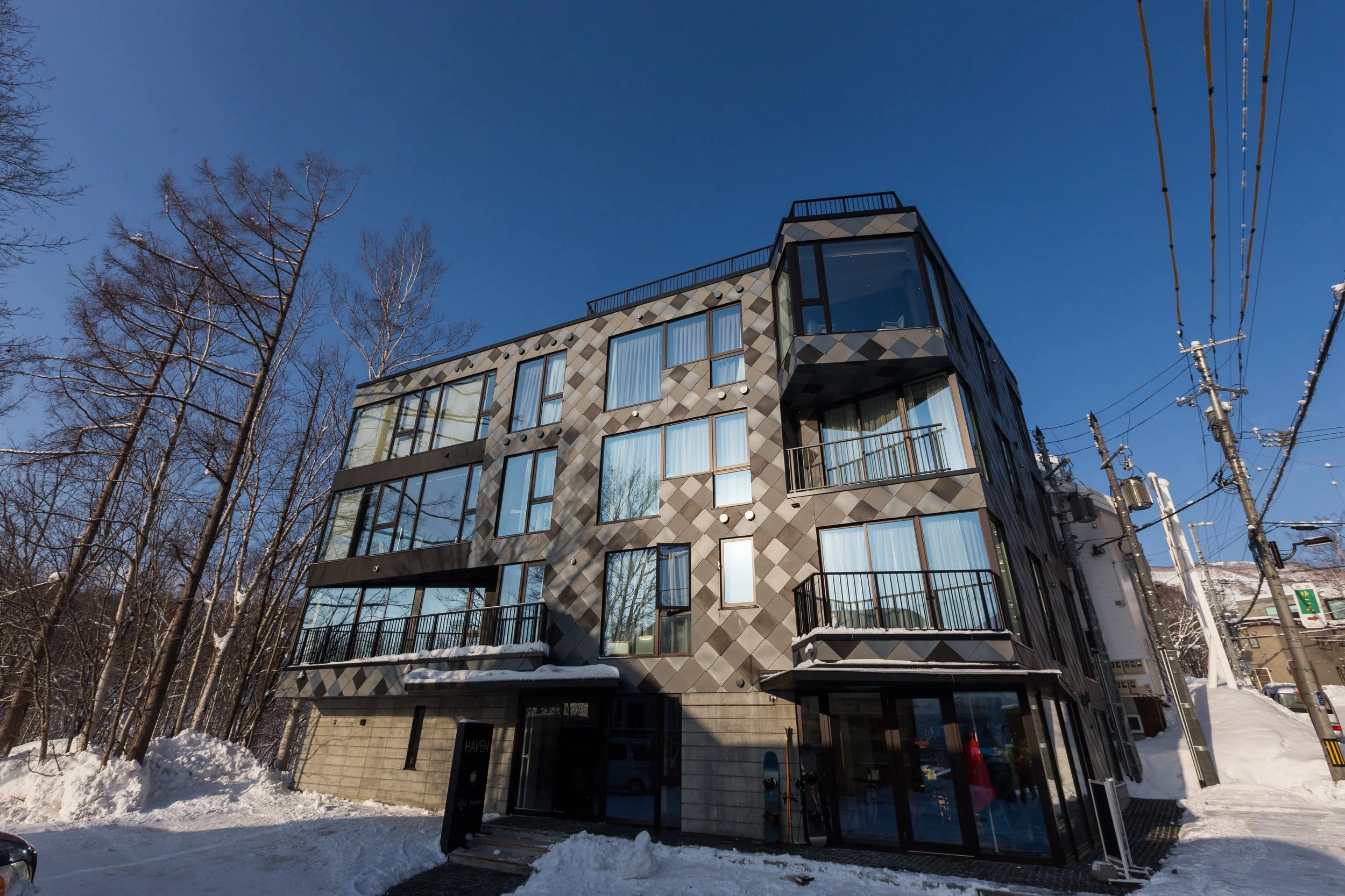 Haven Niseko exterior blue skies-3899.jpg