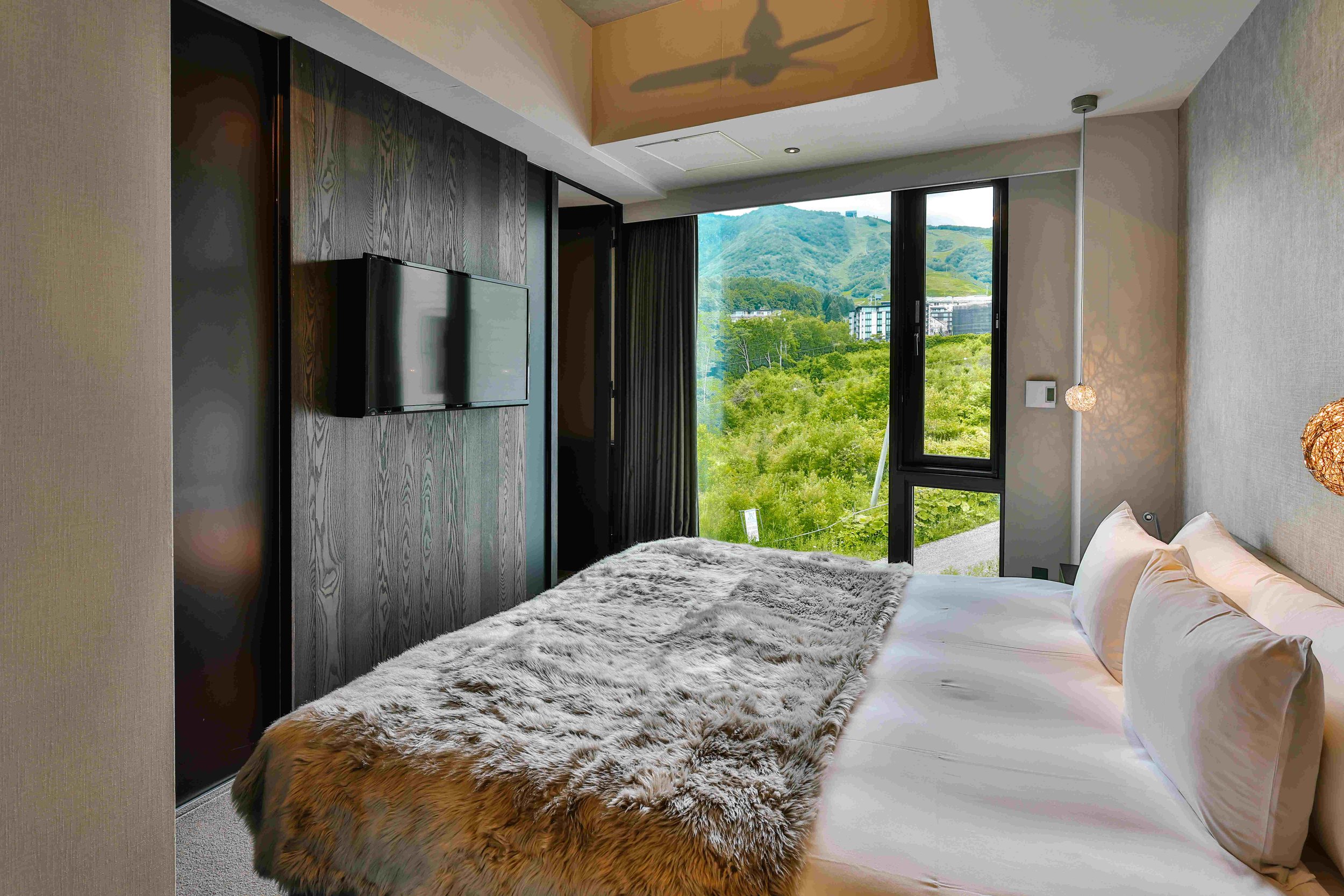 HavenNiseko_4BDRResidence_BDR2_01-compresso.jpg