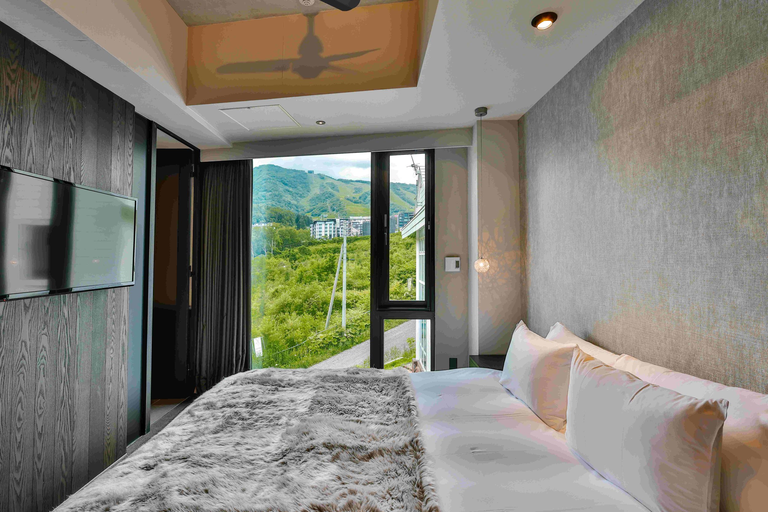 HavenNiseko_4BDRResidence_BDR2_02-compresso.jpg