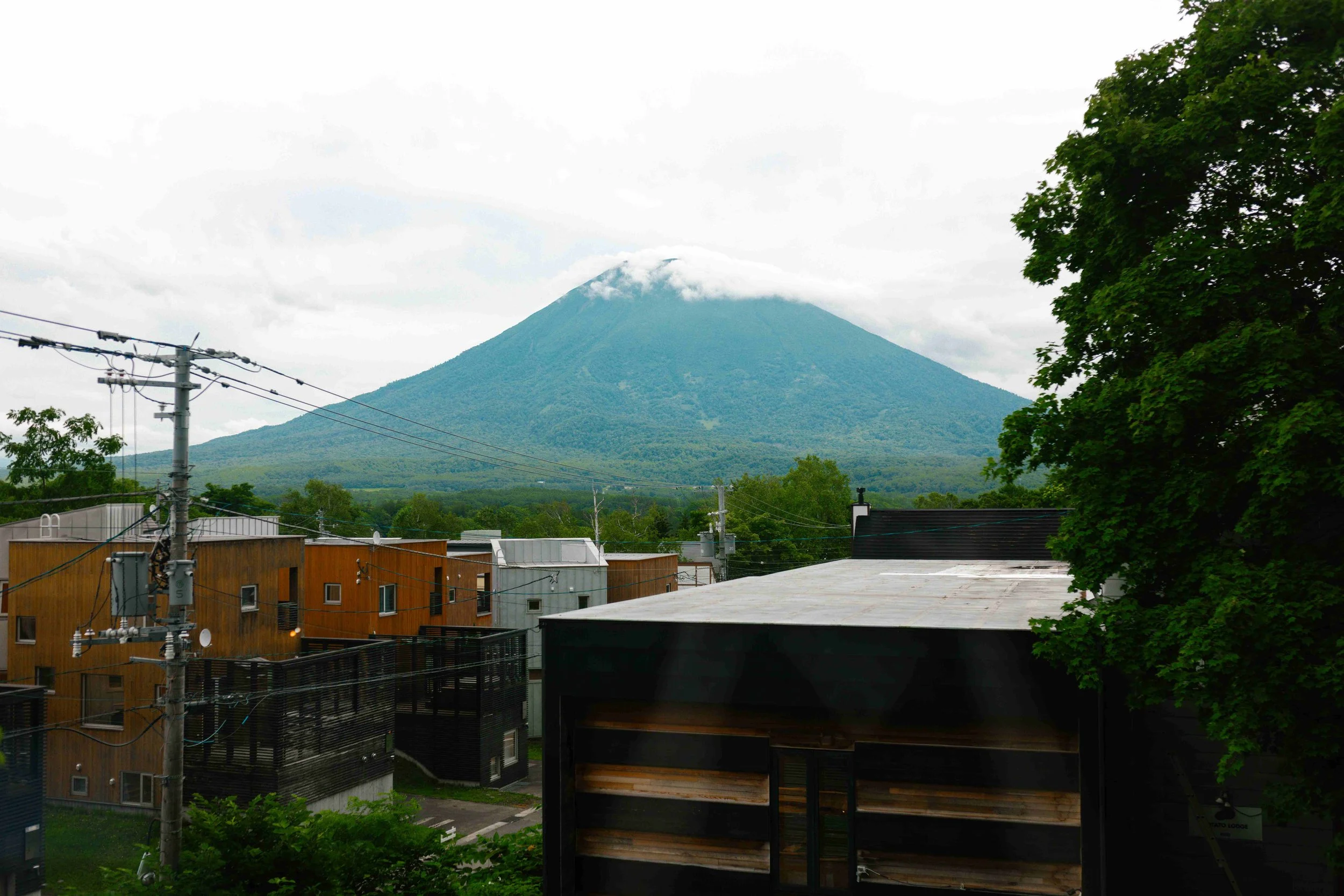 HavenNiseko_4BDRResidence_MasterBDR_07-compresso.jpg
