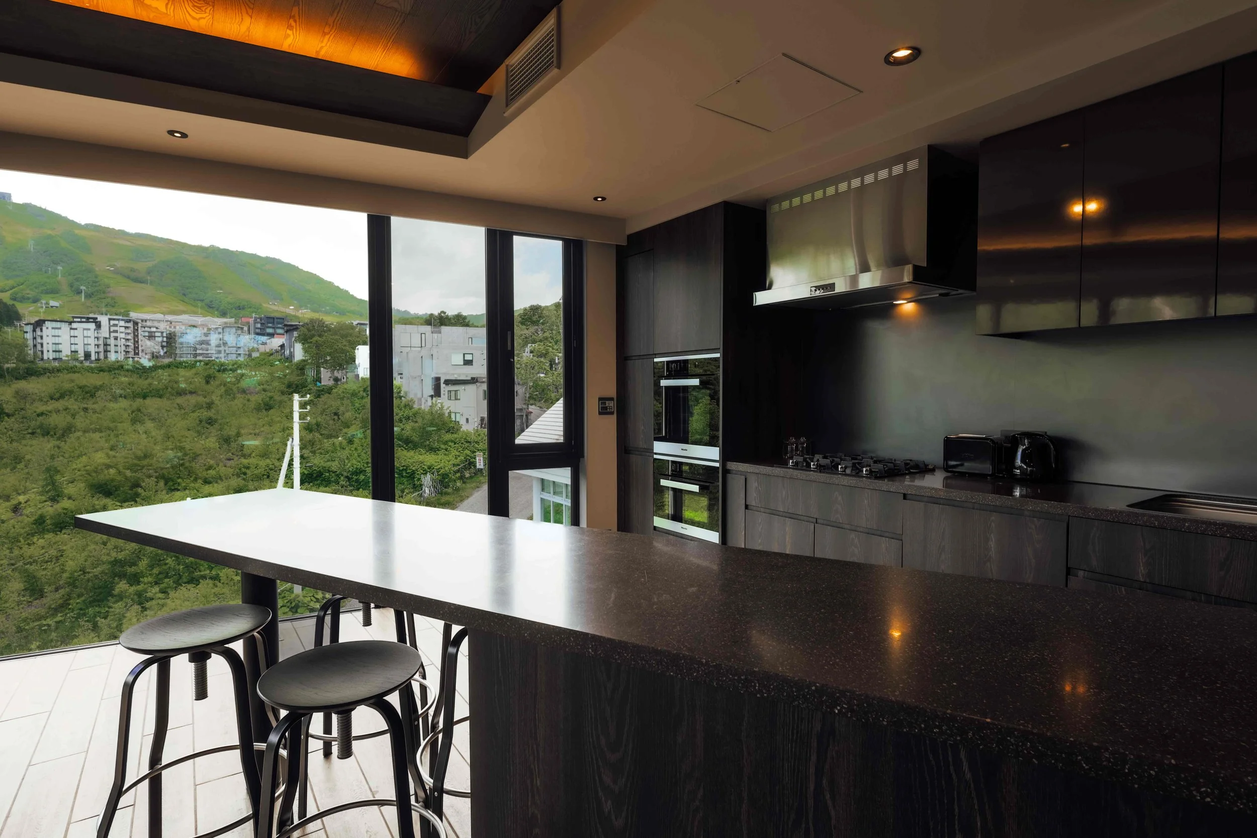 HavenNiseko_4BDRPenthouseResidence_11-compresso.jpg