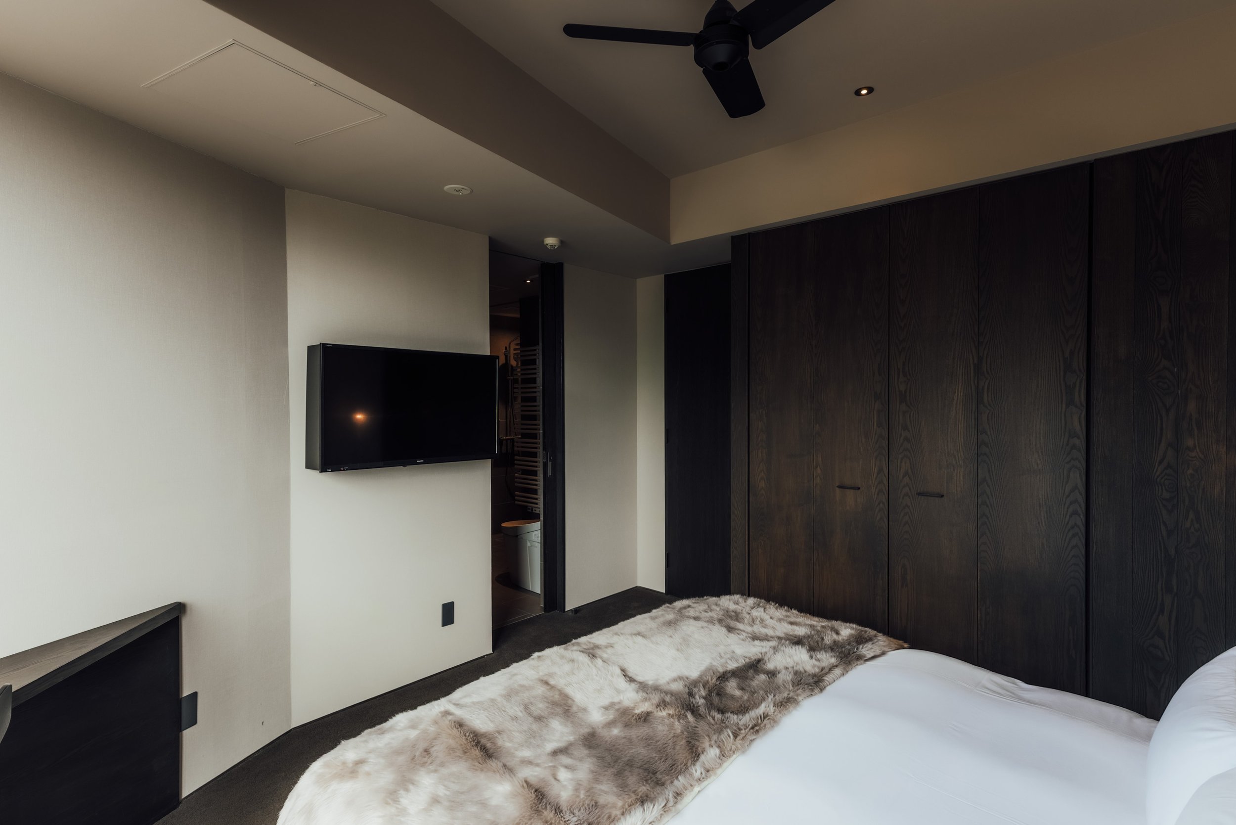 HavenNiseko_4BDRPenthouseResidence_BDR3_02-compresso.jpg