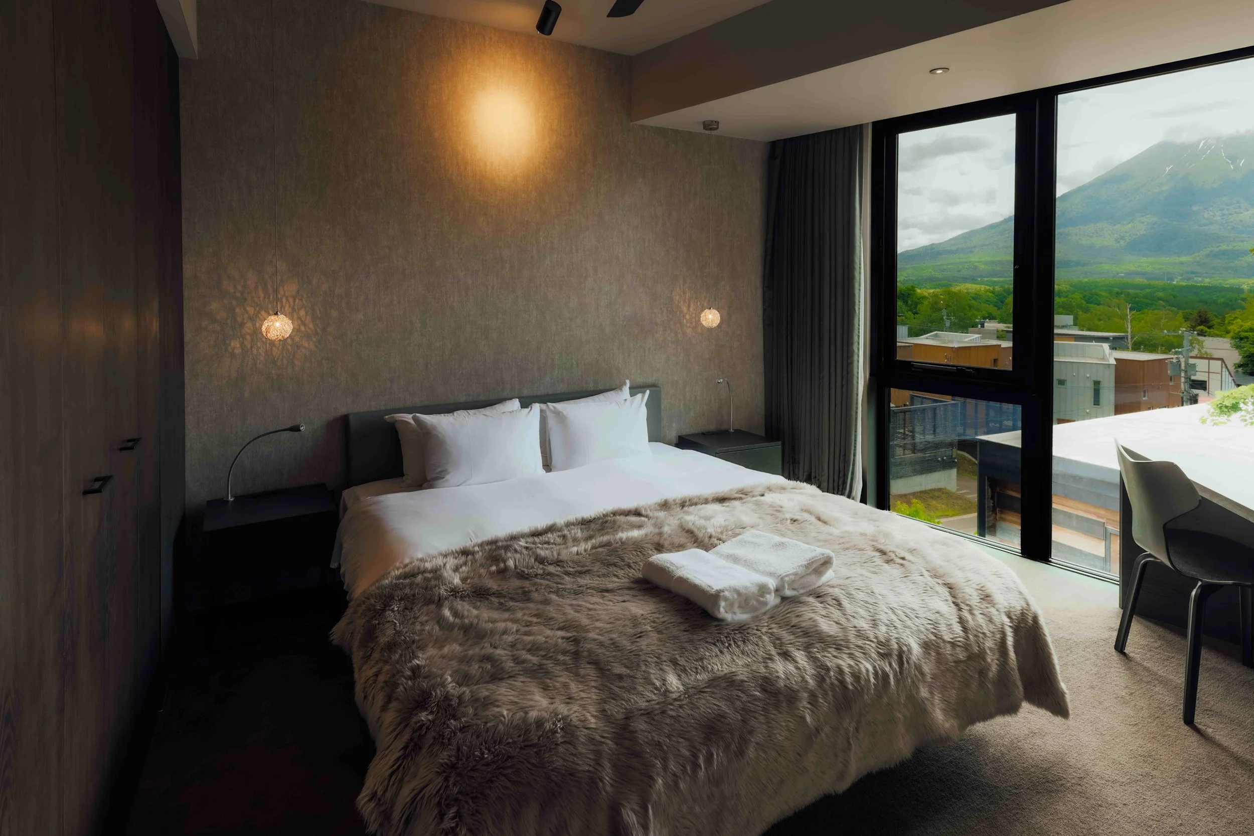 HavenNiseko_4BDRPenthouseResidence_BDR3_03-compresso.jpg