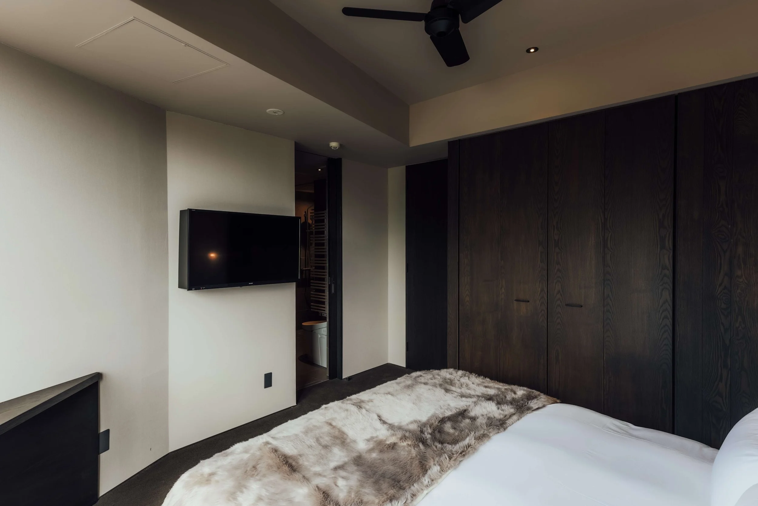 HavenNiseko_4BDRPenthouseResidence_BDR3_05-compresso.jpg