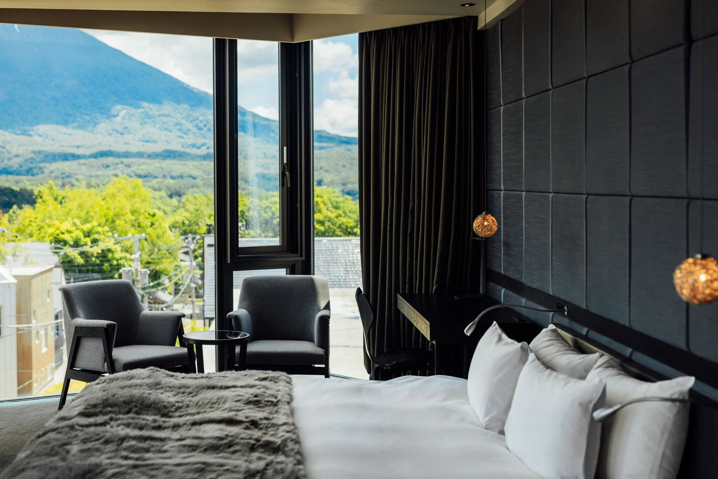 HavenNiseko_4BDRPenthouseResidence_MasterBDR_02-compresso.jpg