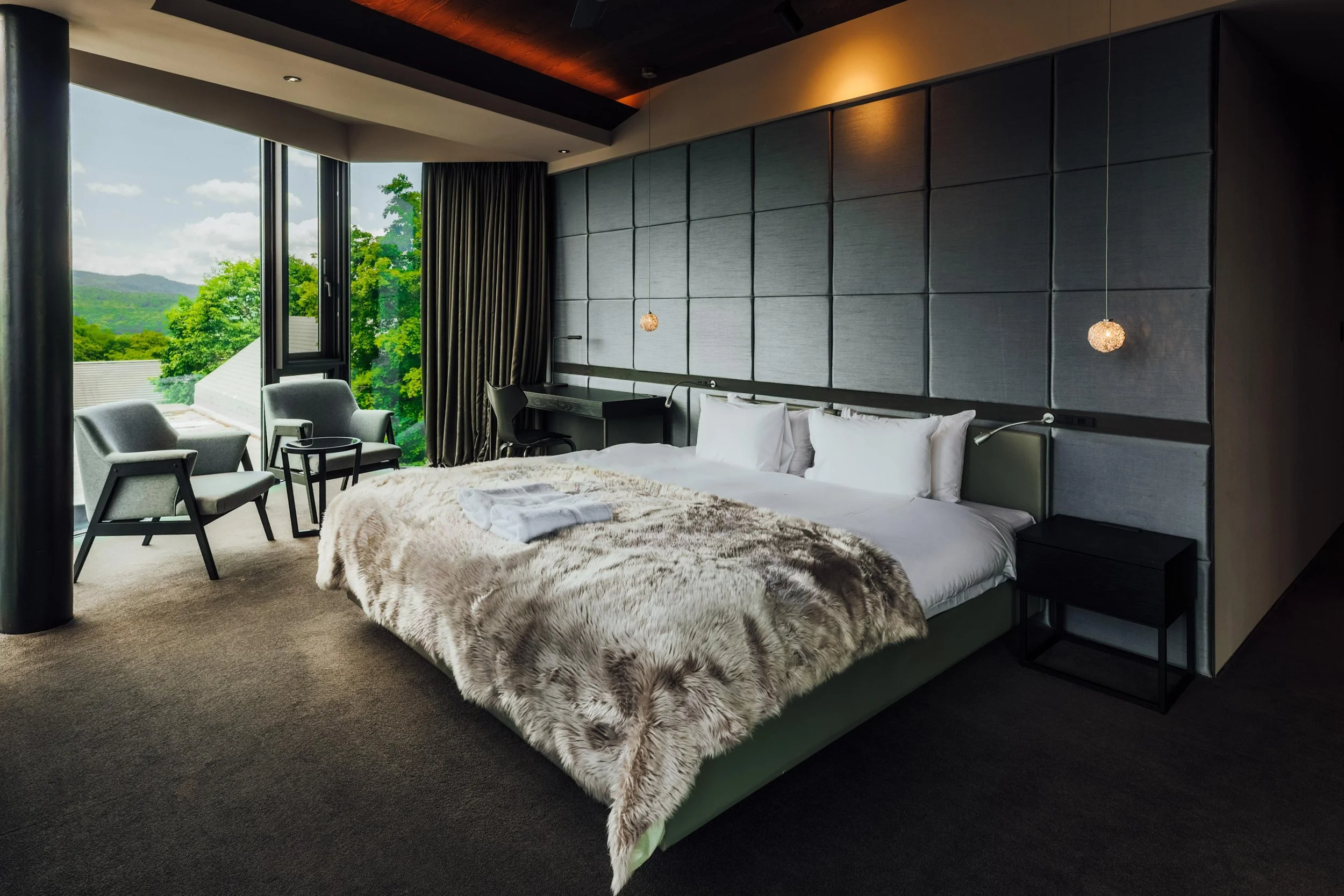 HavenNiseko_4BDRPenthouseResidence_MasterBDR_03-compresso.jpg