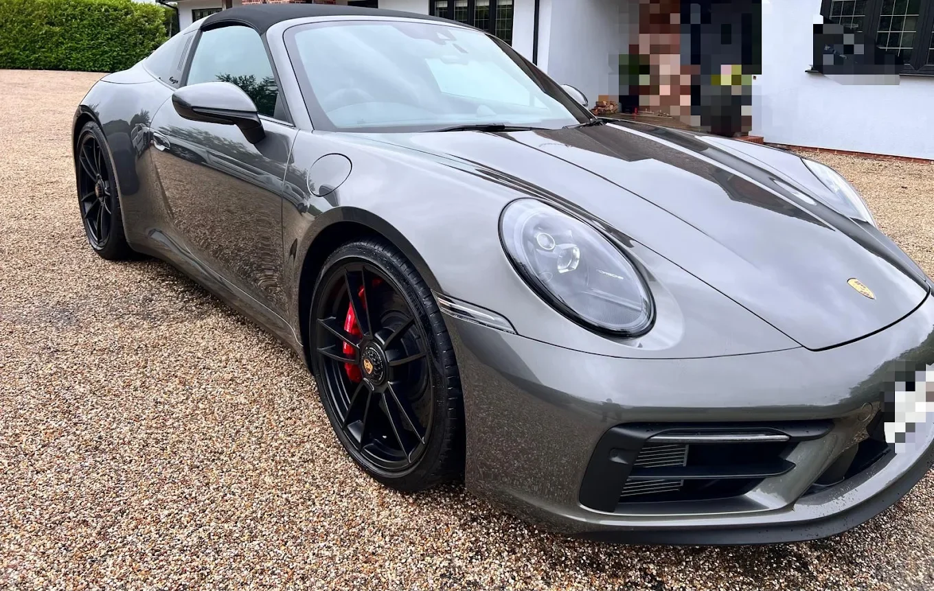 Porsche 911 sports car cleaned by mobile detailing company Dan & Dusted in Ingatestone. Interior deep clean, carpets deep cleaning, exterior deep clean, alloy wheels deep clean, arches deep clean, hand polish exterior, ceramic coating GYEON.