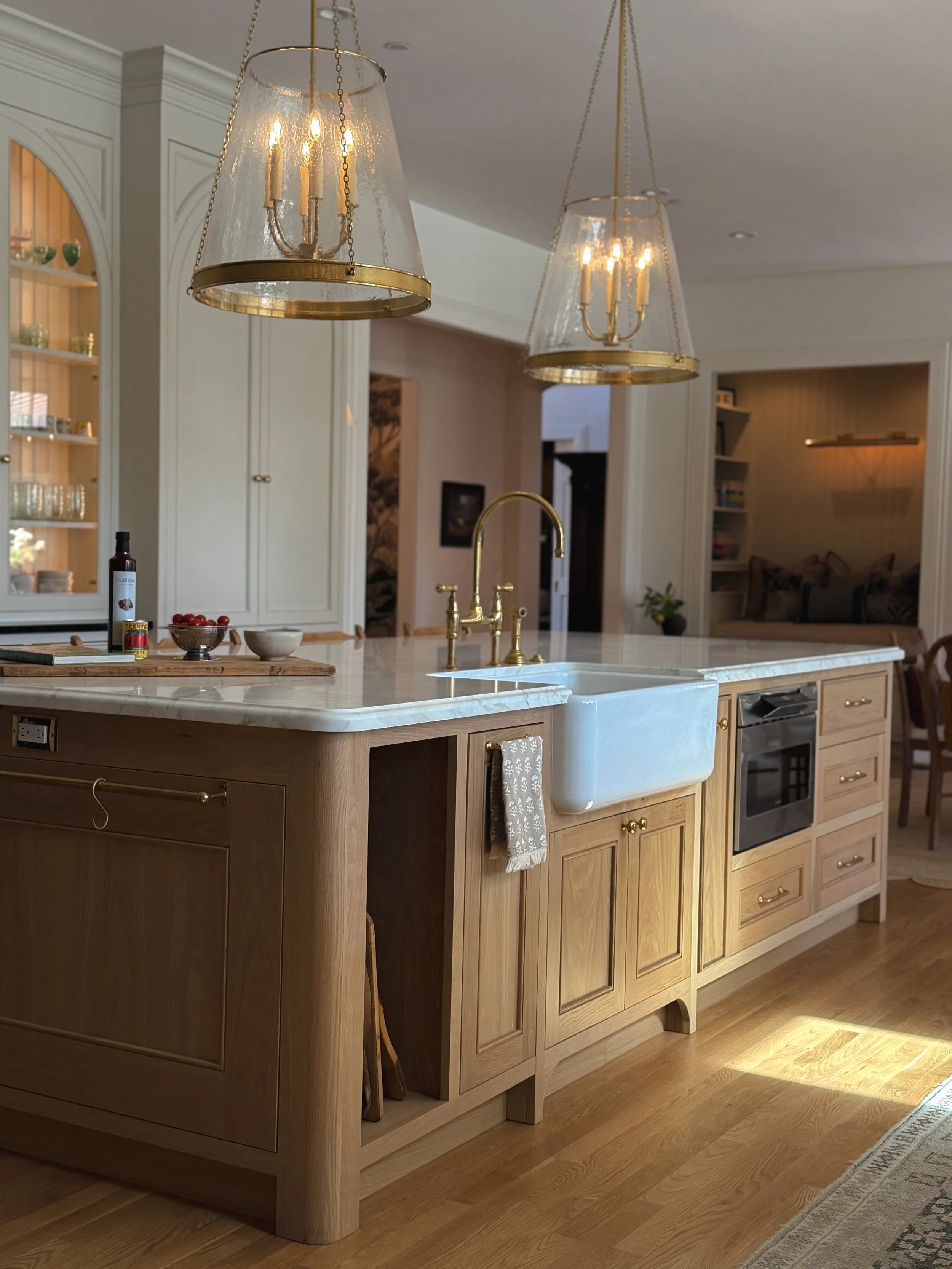 KITCHEN ISLAND