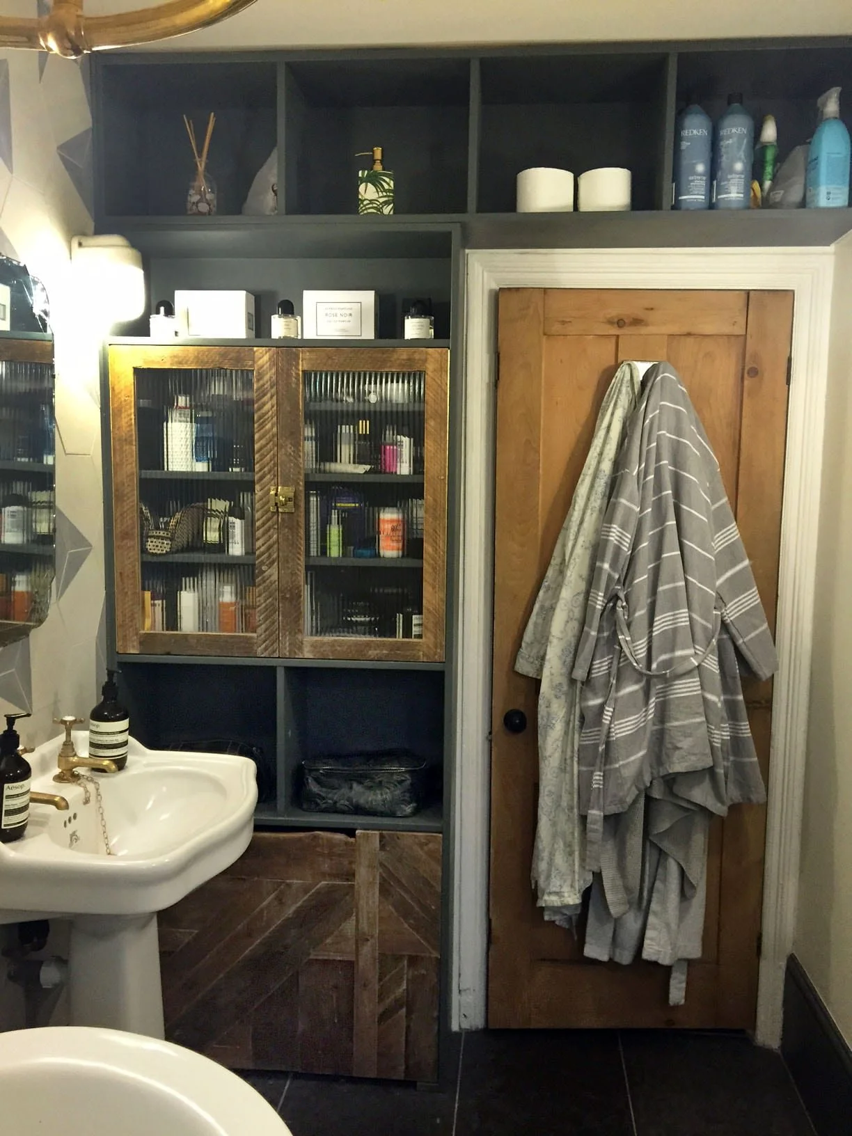 Bathroom-tidy-MGC4.jpg