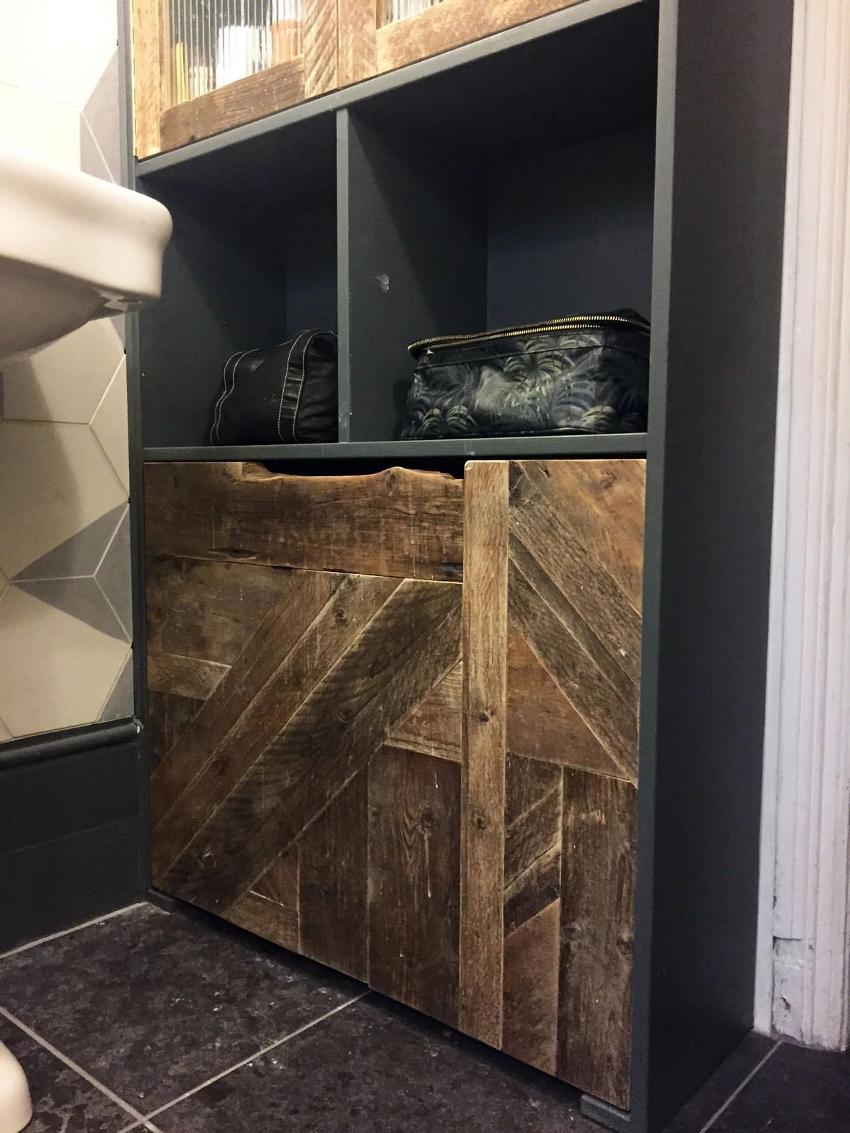 Bathroom-tidy-MGC3.jpg