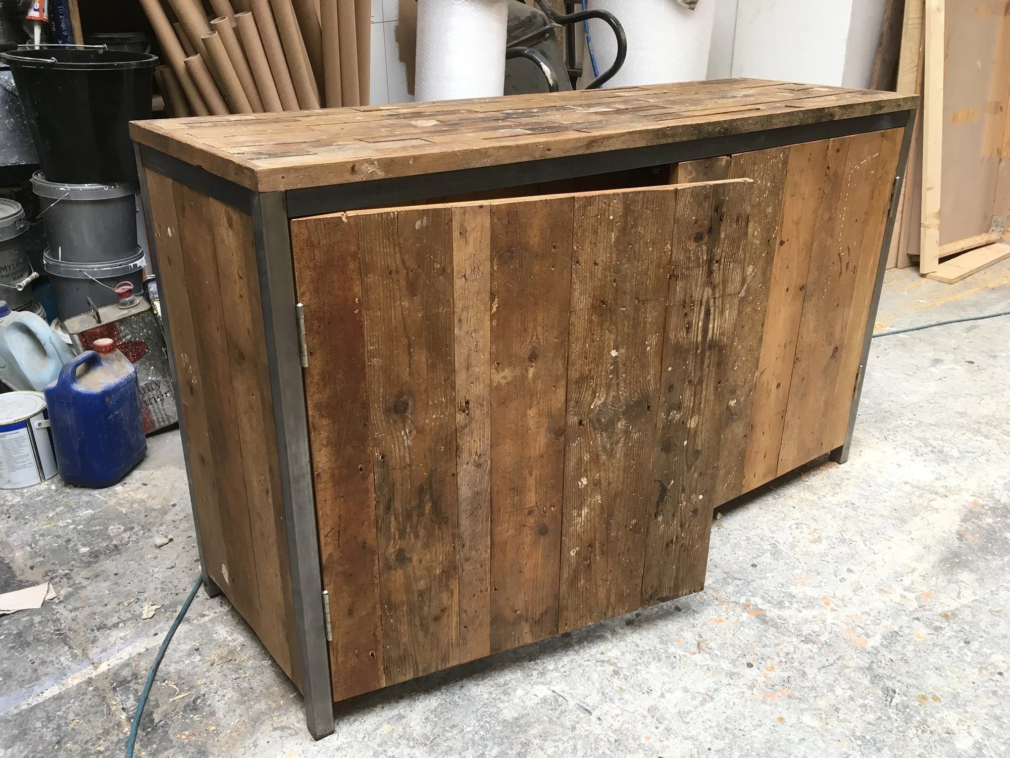 Floorboard sideboard