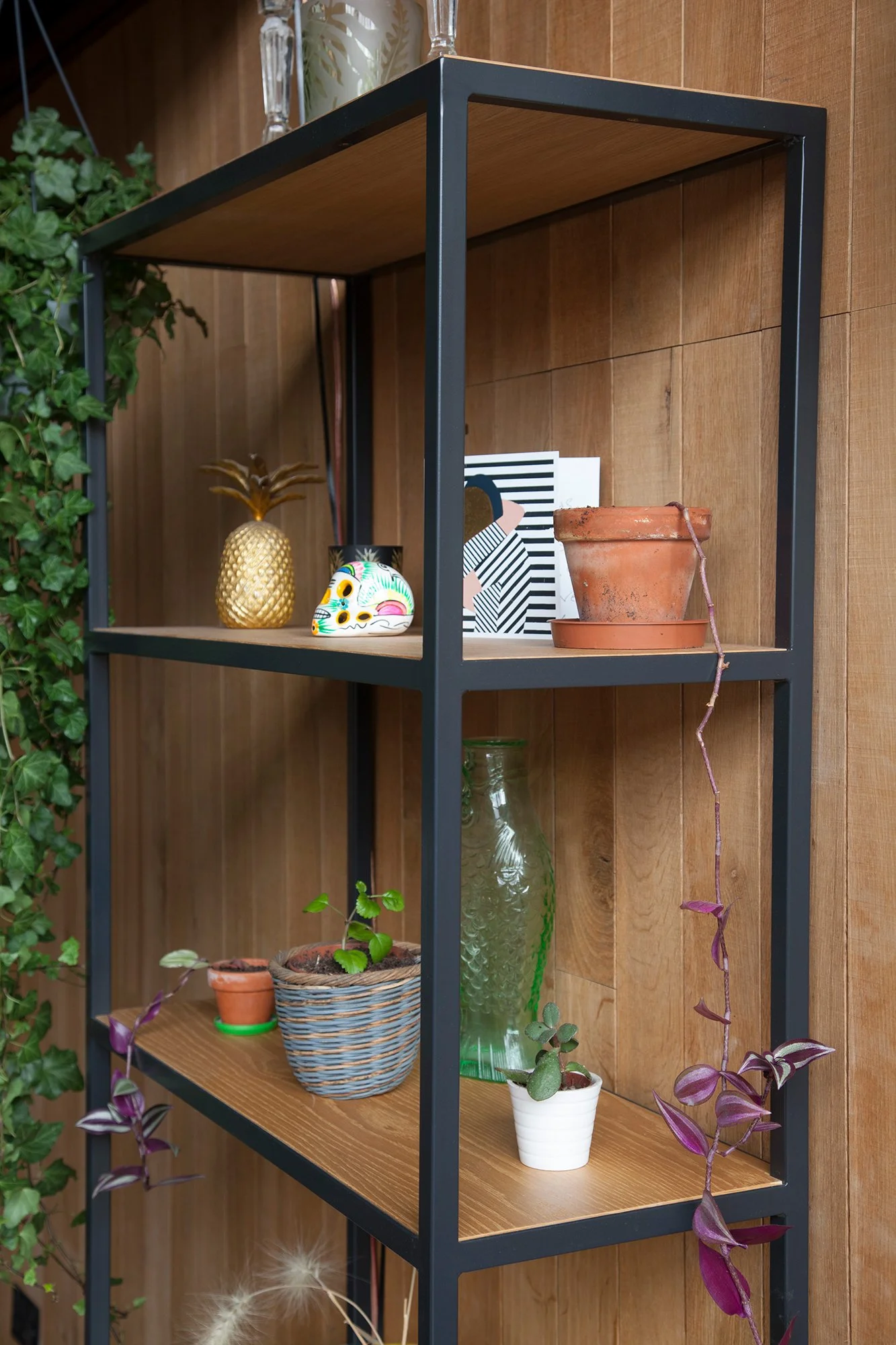 Spruce-Steel-Shelves-MGC-06.jpg