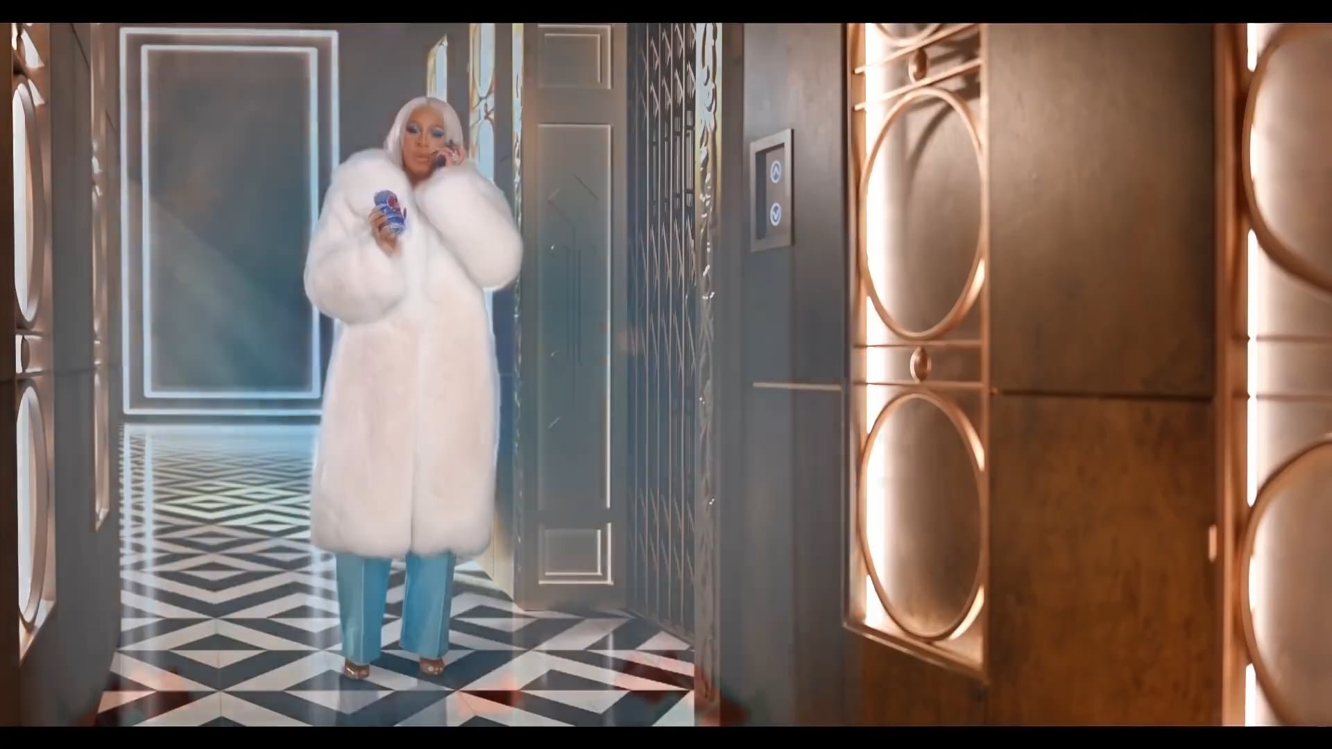 Pepsi – Twerkshop ft Cardi B