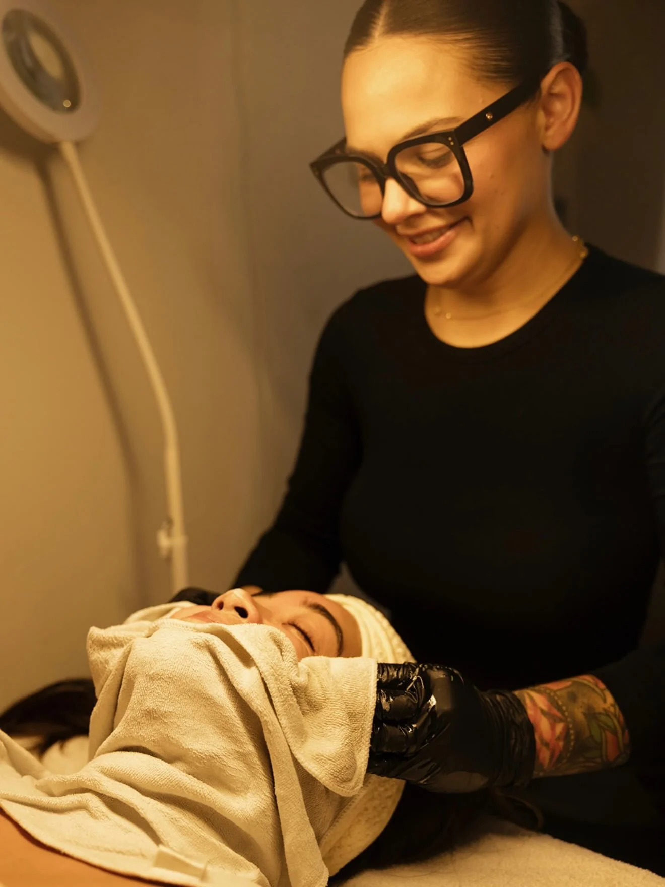 Happy National Esthetician day ✨

Couldn&rsquo;t let the day pass without recognizing this amazingly rewarding career. 
4 years ago I chose a new path along side my existing career of being a Professional Makeup Artist in the wedding industry. 

I co