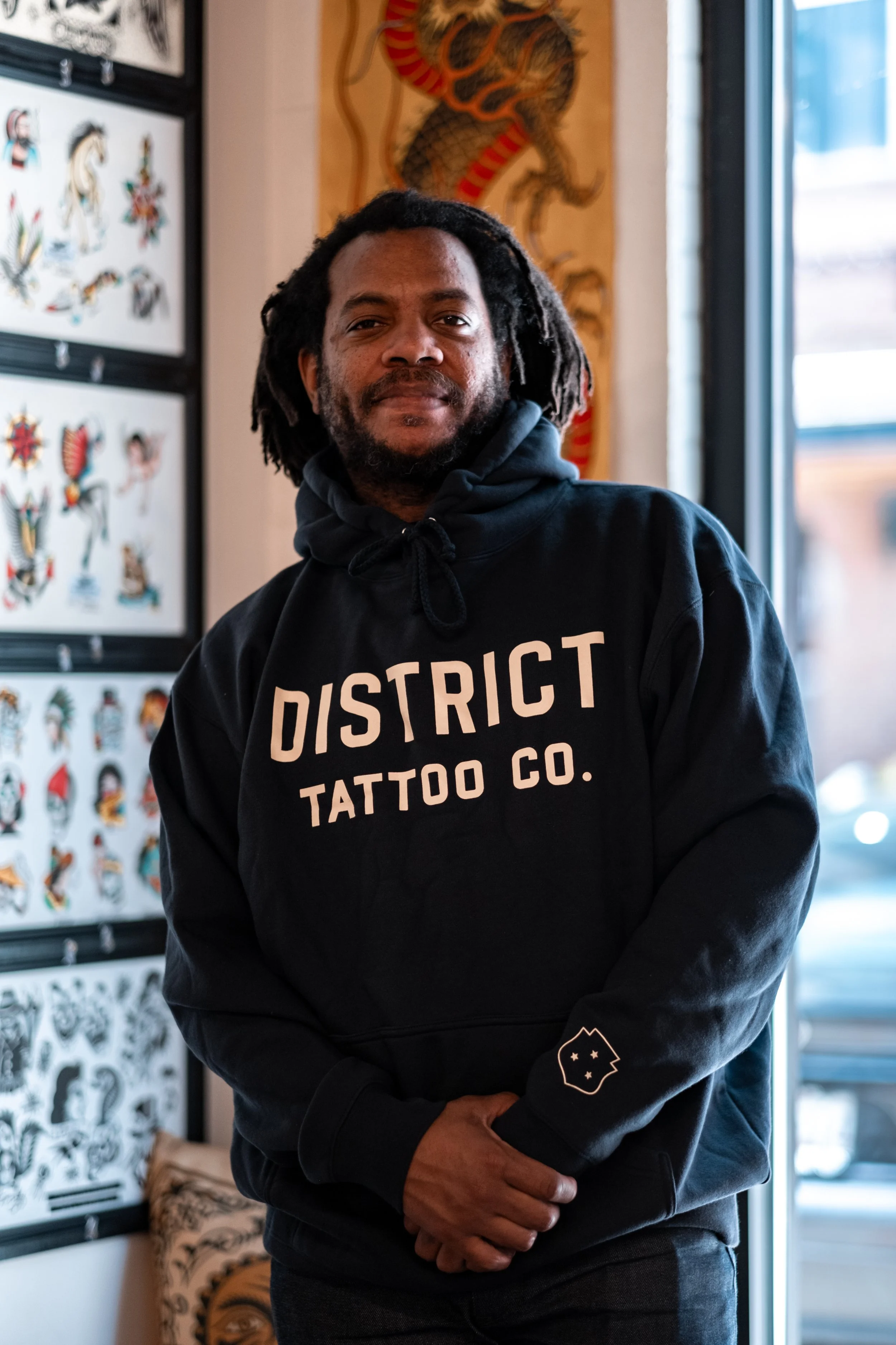 NAVY CLASSIC HOODIE