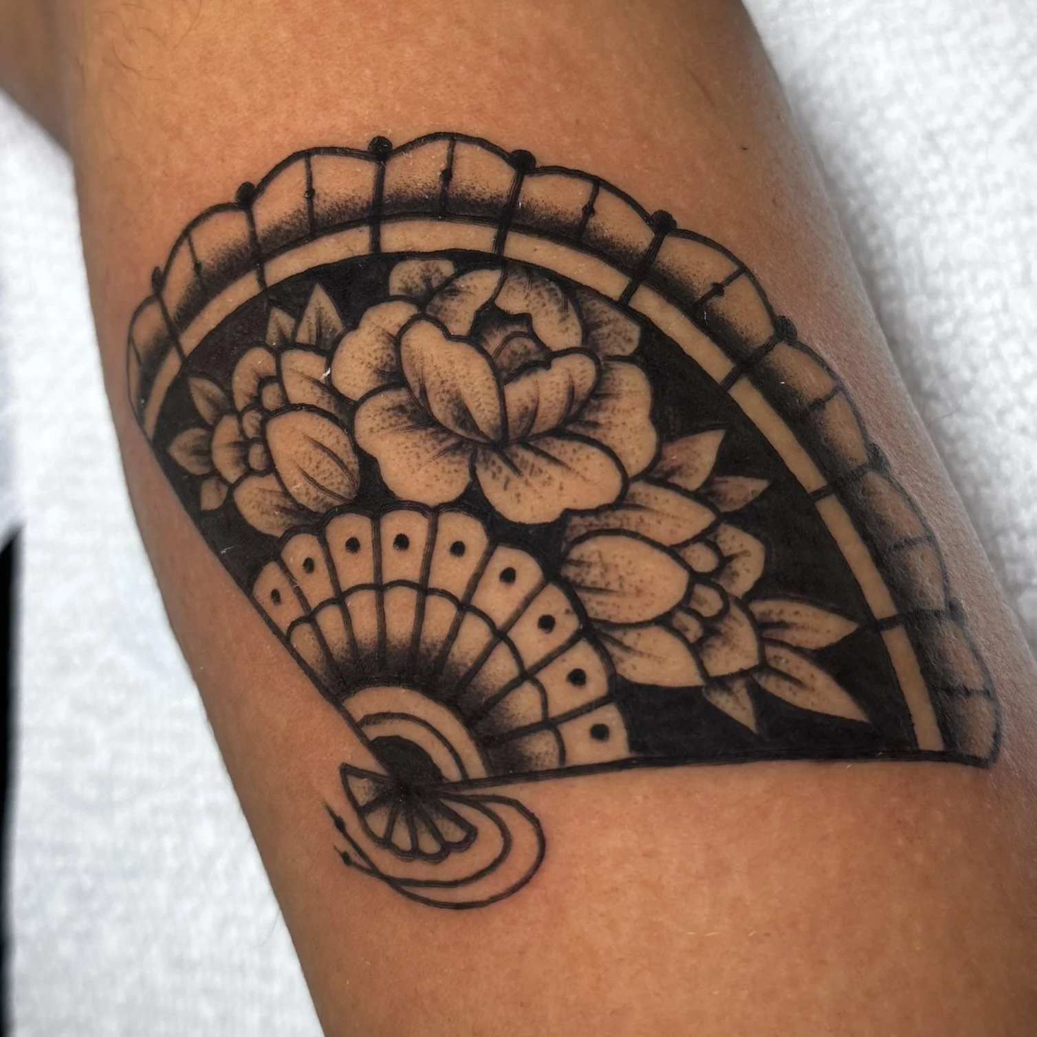 Billy Bennett
Linework peony fan