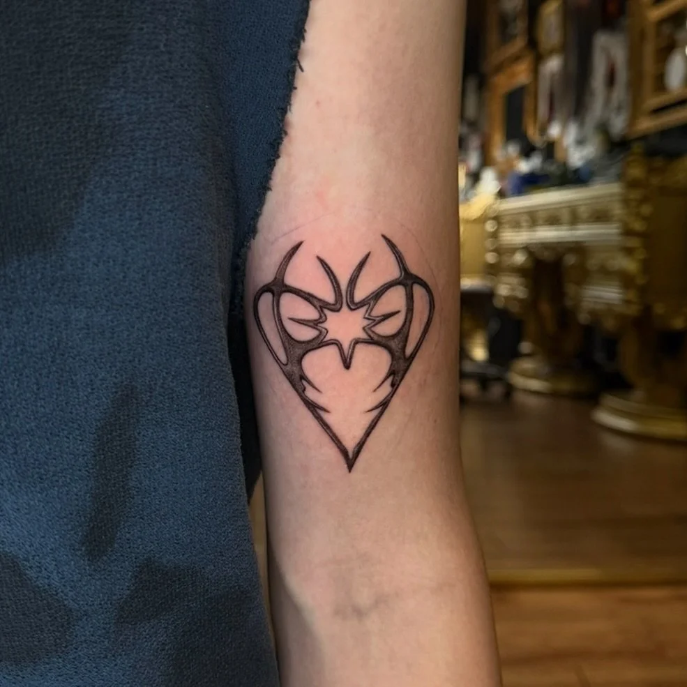 For the love of EDM 🎧 Got an idea for your next tattoo? We'll bring it to life! Check out our link in bio and fill out that 'CONSULTATION REQUEST FORM' 💡
Work by @ryanramireztattoo 

#tattoo #linework #ink #tattoos #sanjose