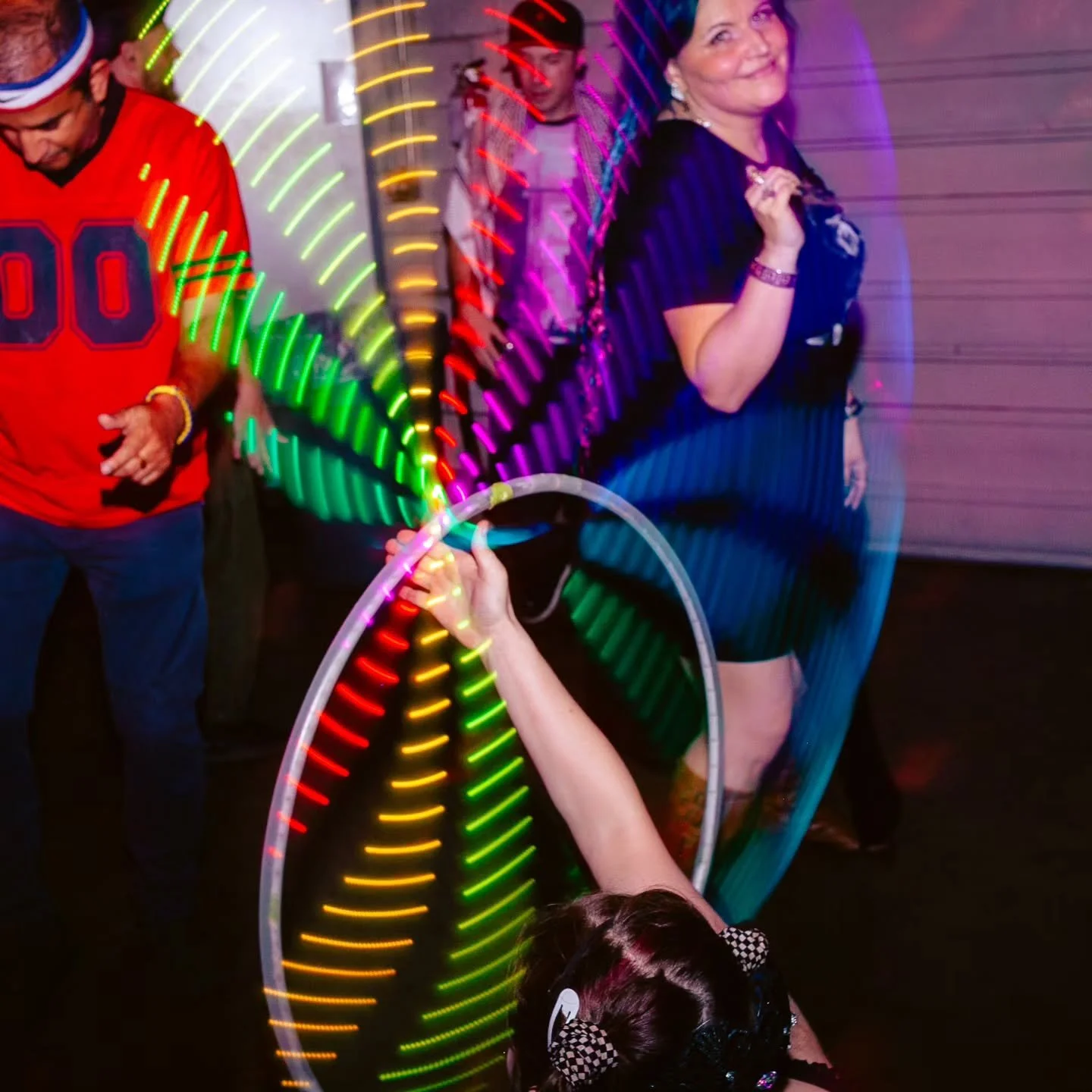Thanks for the assist on creating the golden ratio in camera @lady.littlefoot and because it's a warehouse party and we are 90s children.. flash all night