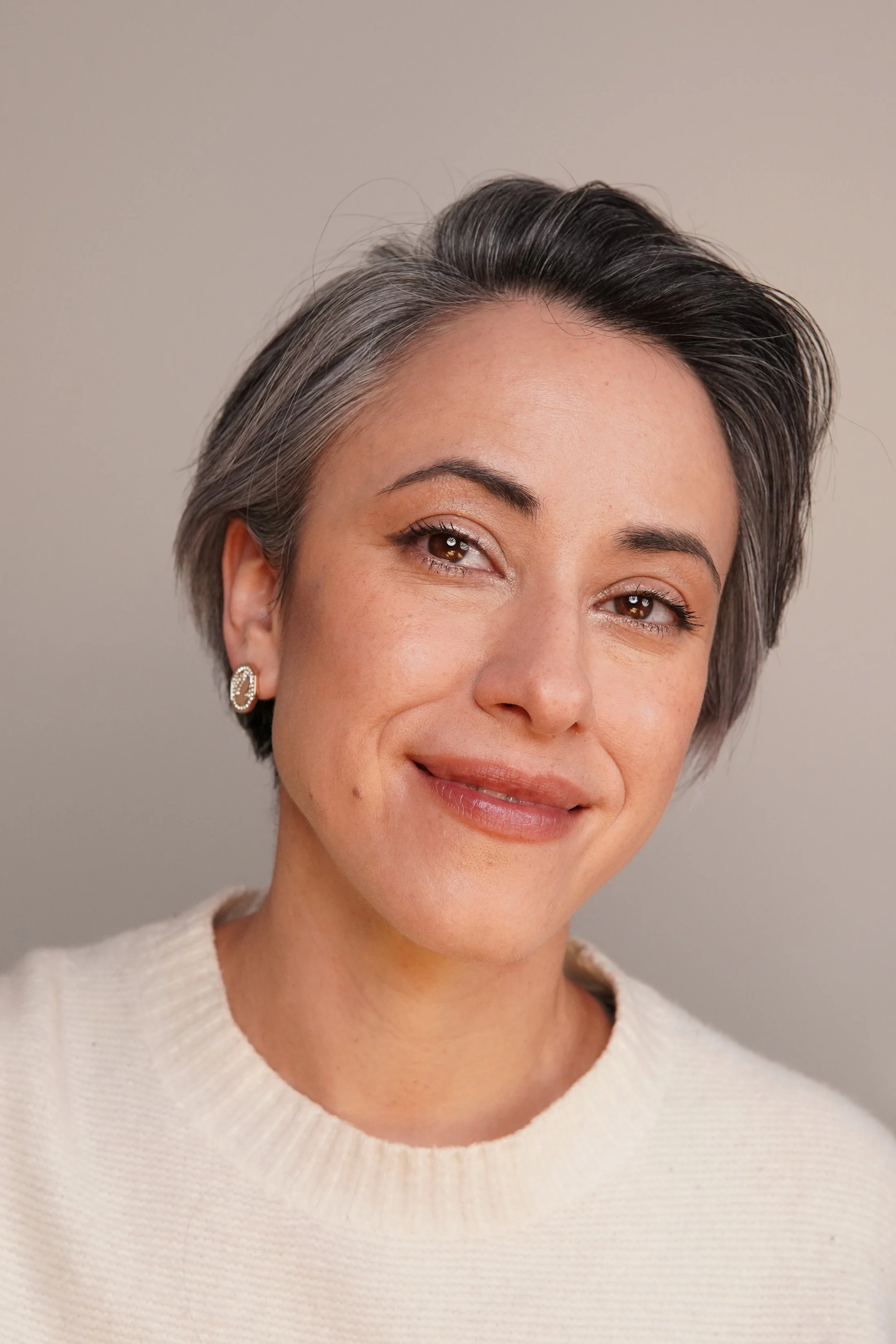 Yuliya Bobrovska (Juliya Yasmin), freelance video editor and video creator