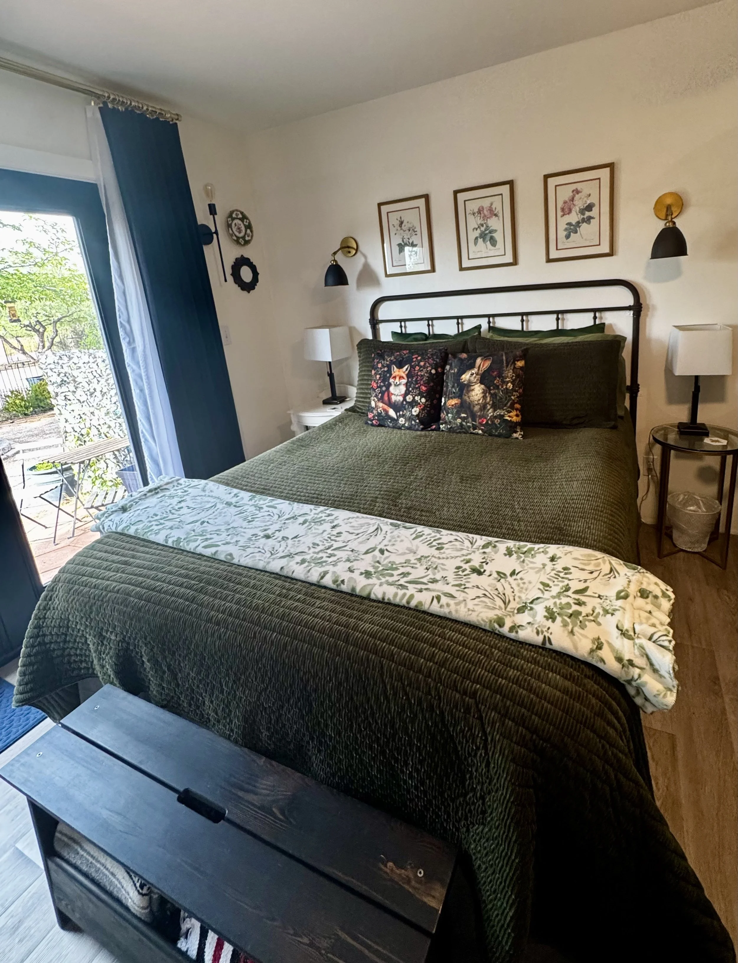 The Sleep Experience: Rest easy on a plush Queen bed after a long day of birding and exploring Ramsey Canyon.