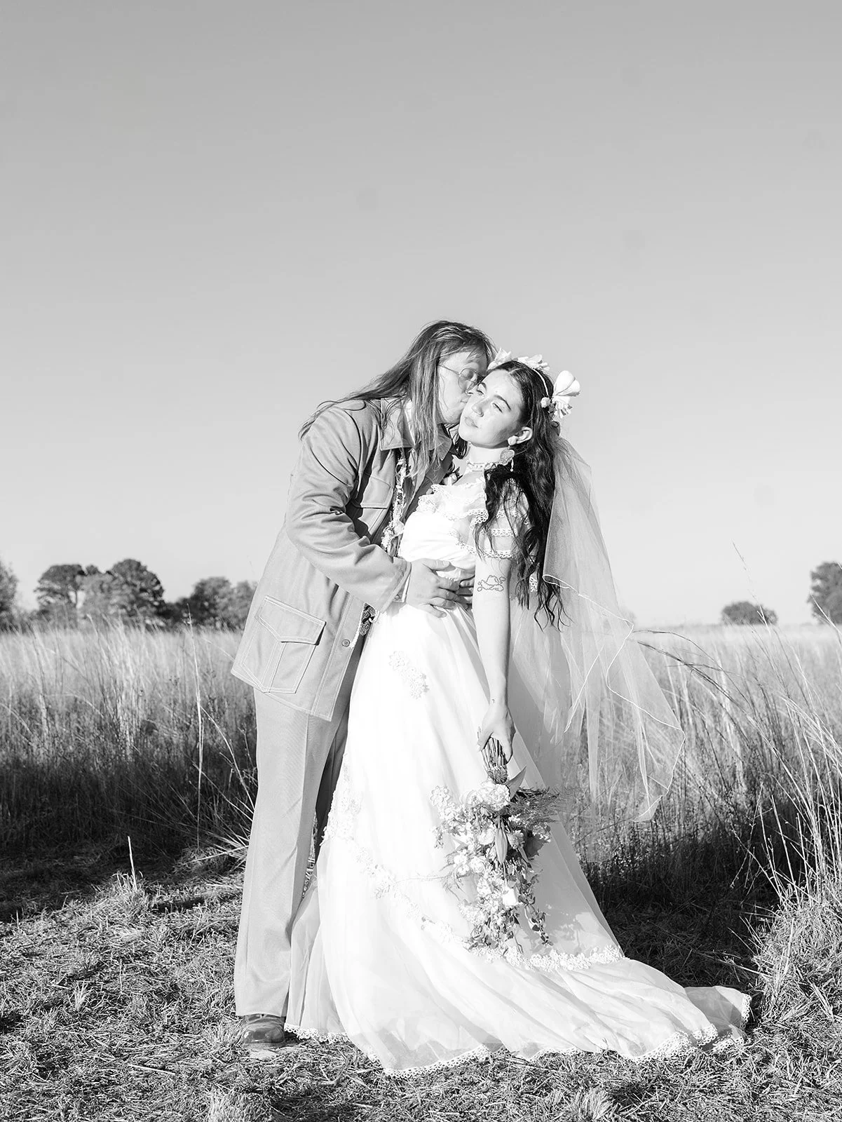 AnnieAustinPhoto_East-Texas-Documentary-Wedding_1970_s-style_38.jpg