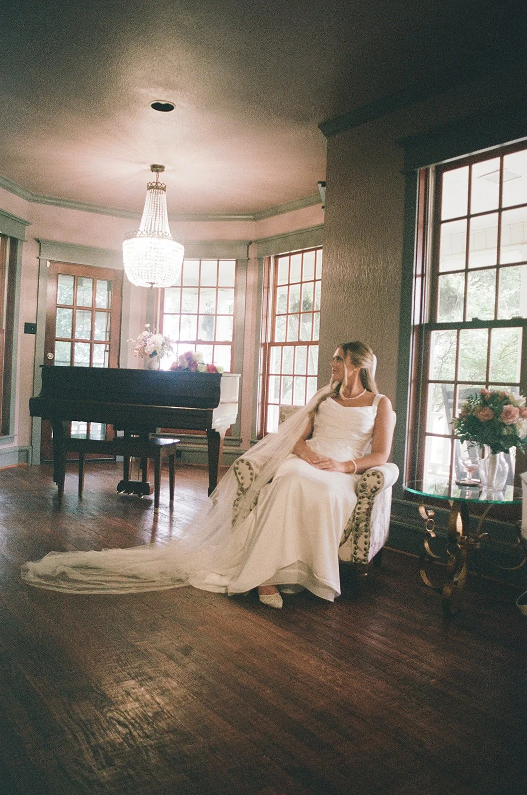 AnnieAustinPhoto_Film-Wedding-Photography_Rustic-Grace-Estate_08.jpg