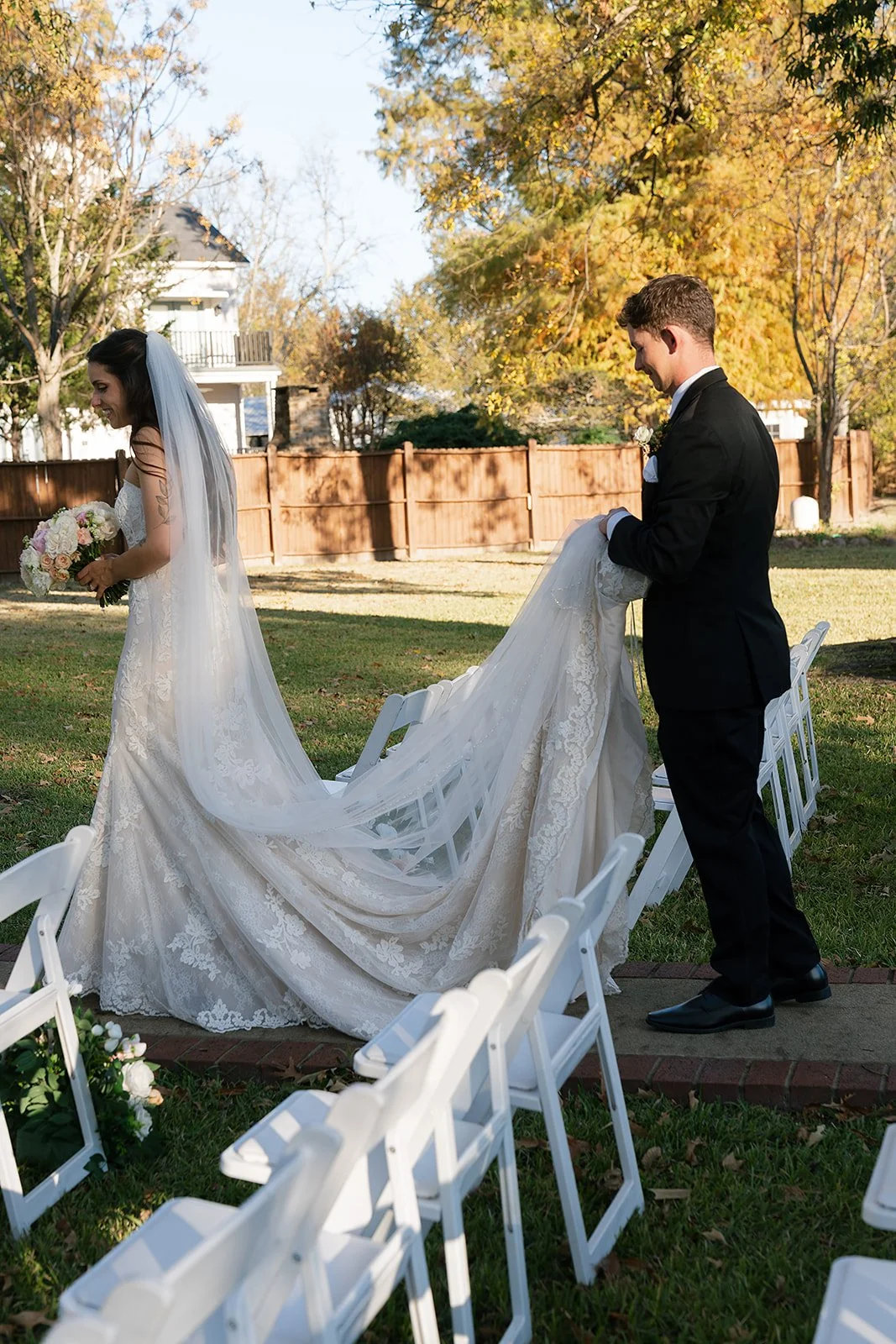 AnnieAustinPhoto_Oaklea-Mansion-Wedding_Candid-couples-photo_35.jpg