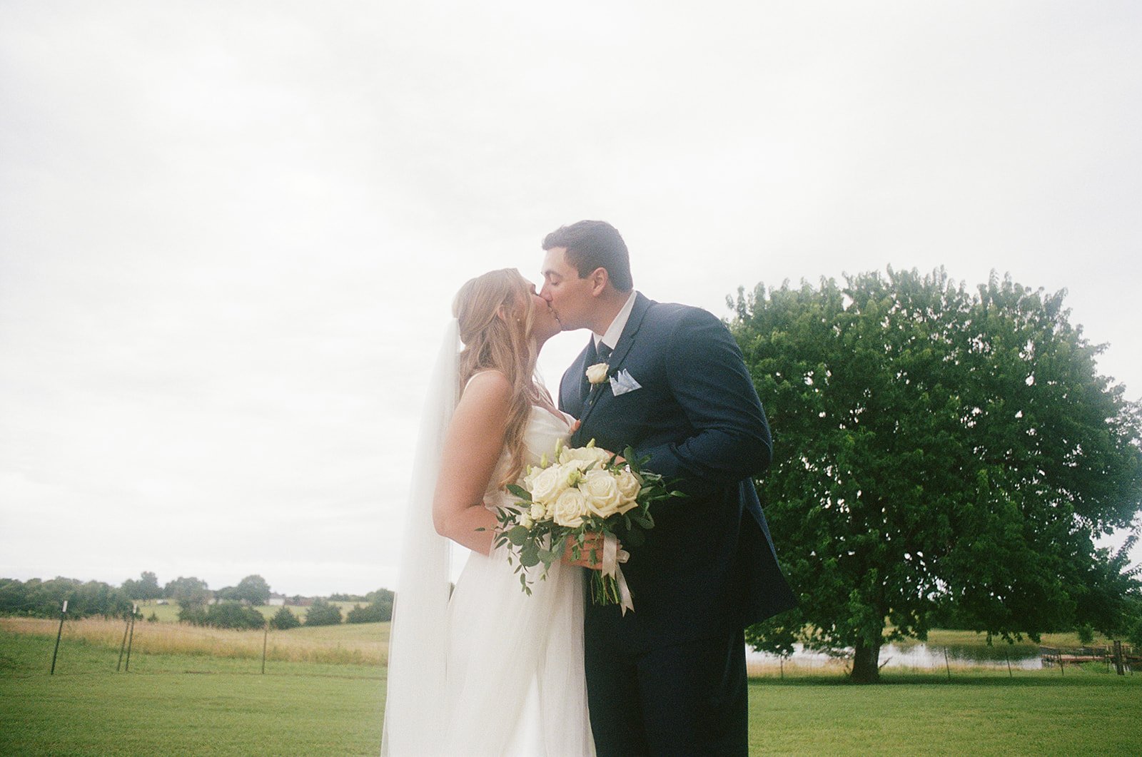 AnnieAustinPhoto_Dallas-Wedding-Photography_Documentary-Couples-Photos_15.jpg