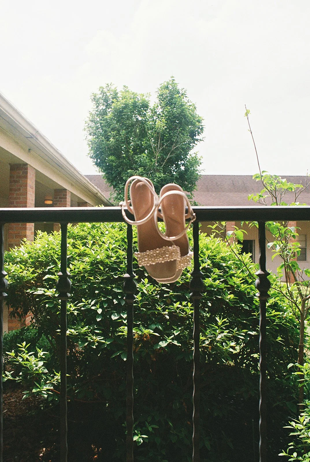 AnnieAustinPhoto_Houston-wedding-photos_Film-photography_02.jpg