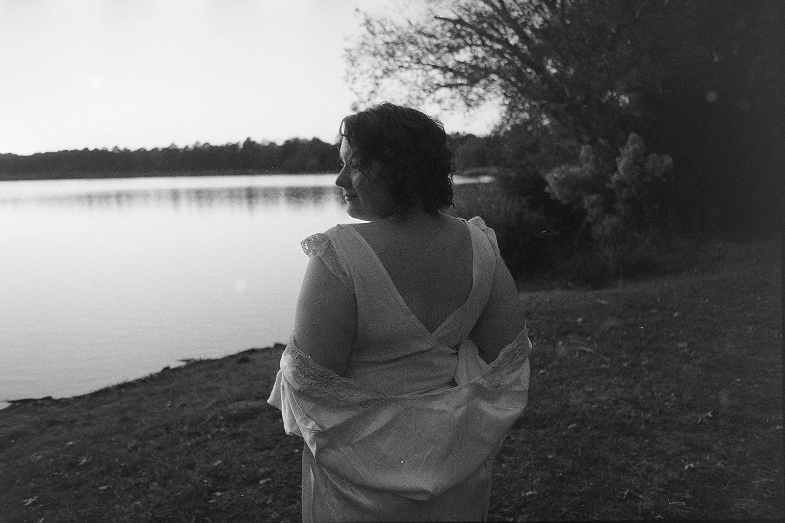 AnnieAustinPhoto_East-Texas-Bridals_on-film-at-state-park_15.jpg