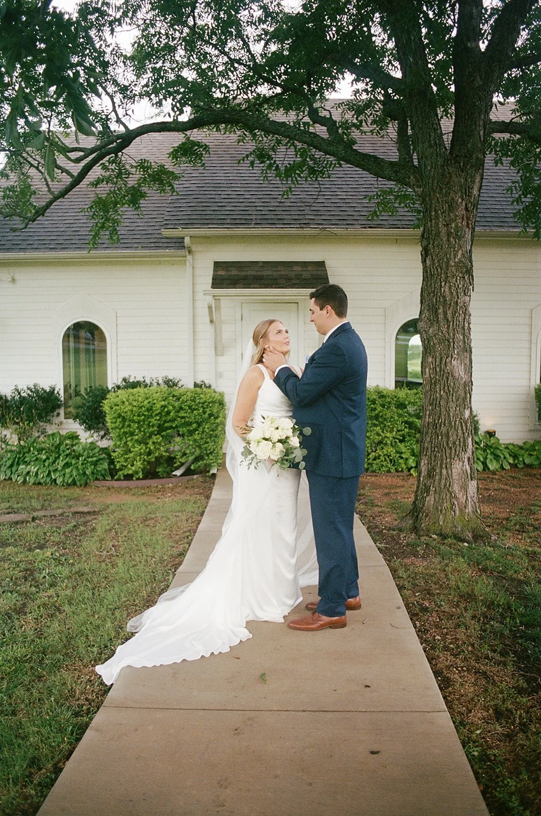 AnnieAustinPhoto_DFW-Documentary-Wedding-Photography_wedding-ceremony_20.jpg