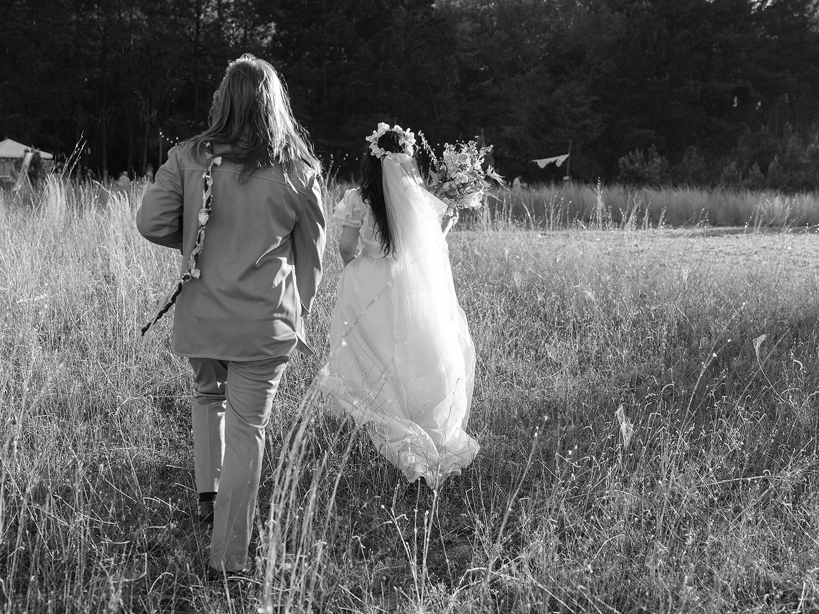 AnnieAustinPhoto_East-Texas-Documentary-Wedding_1970_s-style_49.jpg