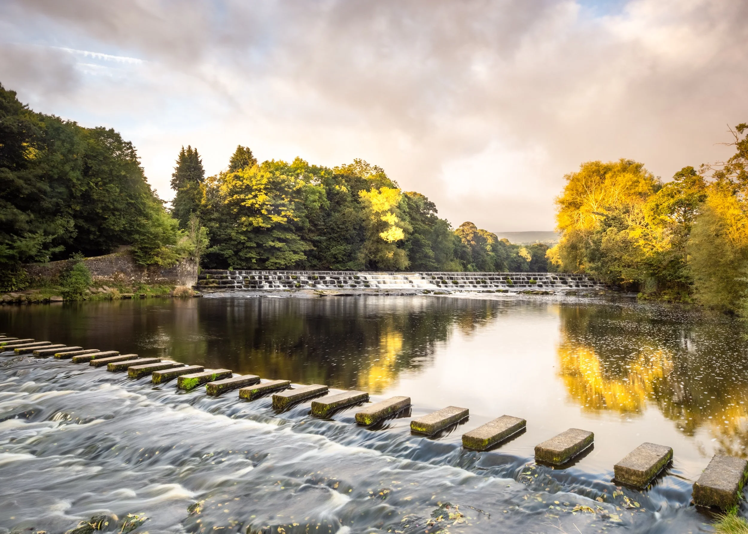 yorkshire-landscape-burley-in-wharfedale-weir.jpg