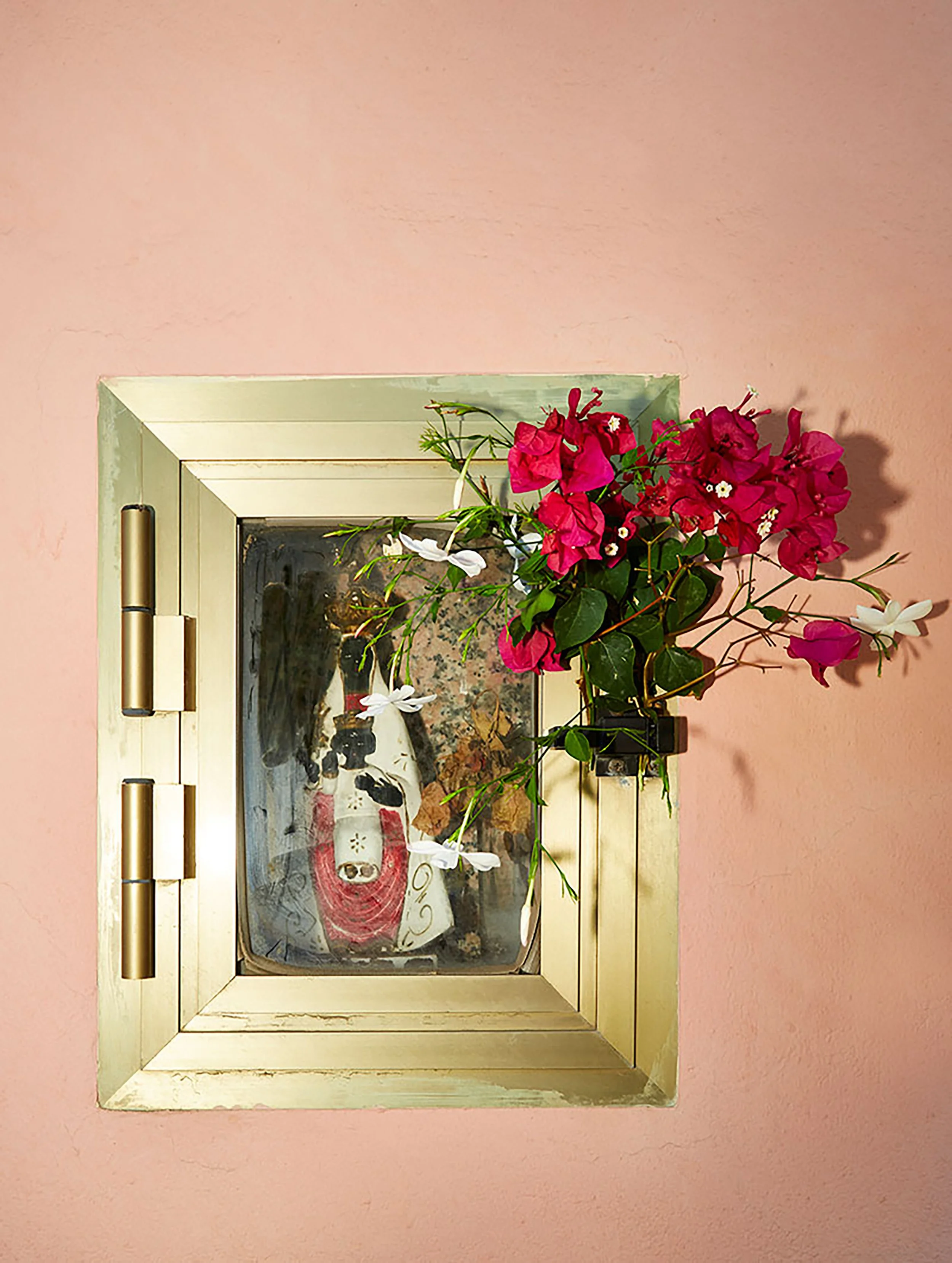 002_LOUISE HAGGER_SICILY SHRINES_.jpg