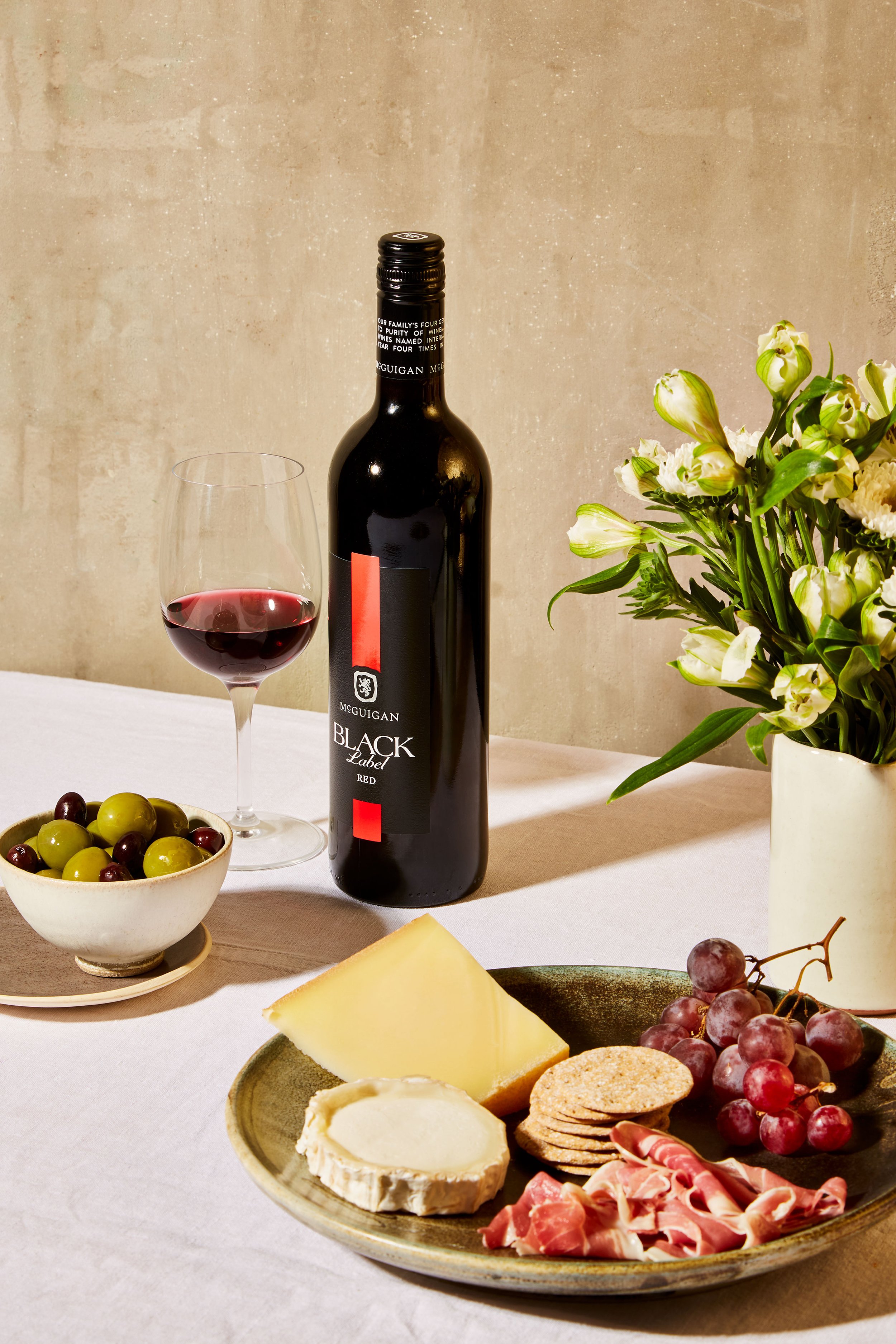 003_LOUISE HAGGER_GLabs_McGuigan-Wines_Wine-detail-with-Snack_7793.jpg