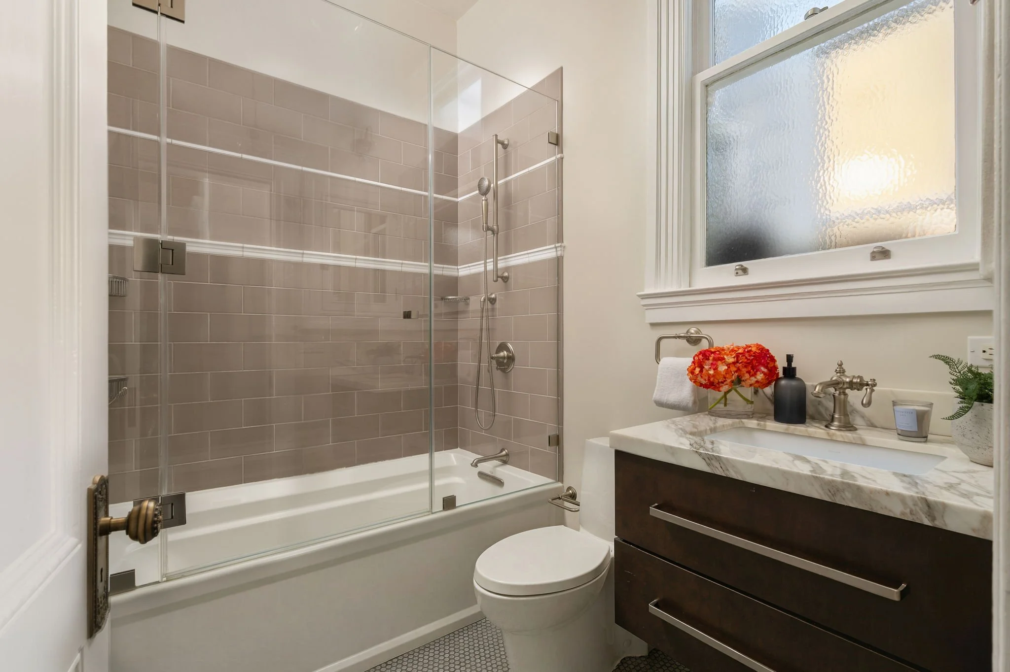 020-24-web-or-mls-808-haight-st.jpg