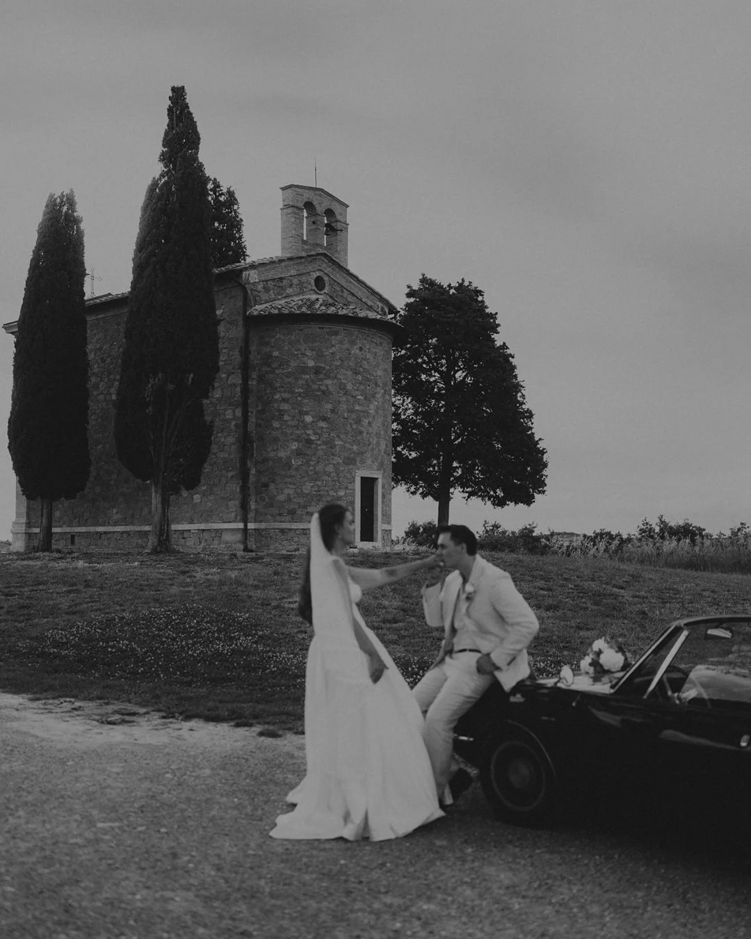 Casey &amp; Ben's elopement in Tuscany

#elopementphotographer #elopementintuscany #classiccar #emotionalphotography #weddingphotoshoot