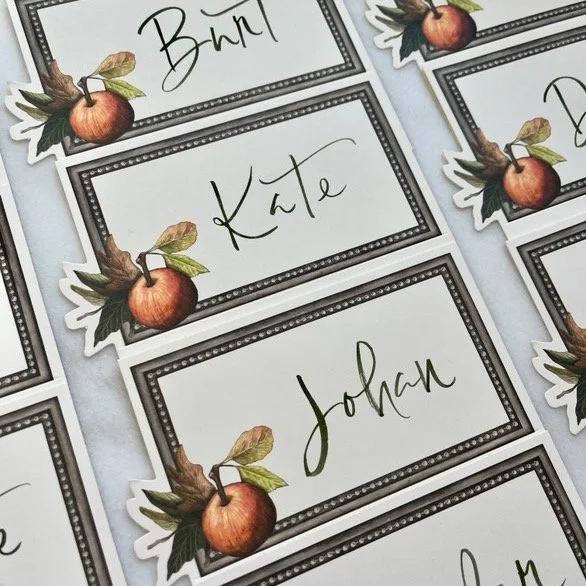 It's time to plan my Thanksgiving table. Throwback to last year with @nobhilljane The menu wont' change, but what color and cards should we do?😊