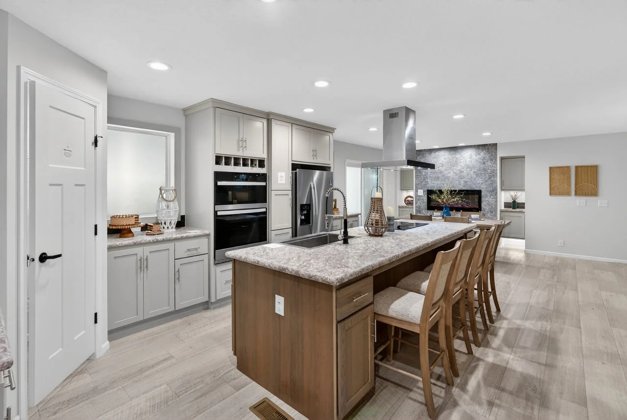 112-paramount-3260h32394-odyssey-kitchen-1.jpeg