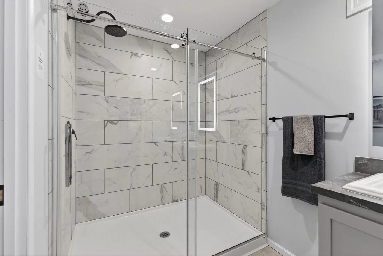 112-paramount-3260h32394-odyssey-primary-bath-4.jpeg