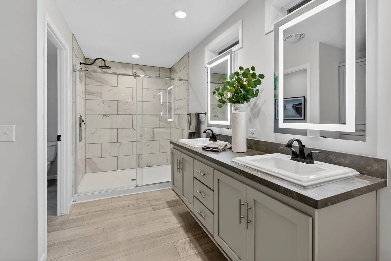 112-paramount-3260h32394-odyssey-primary-bath-1.jpeg