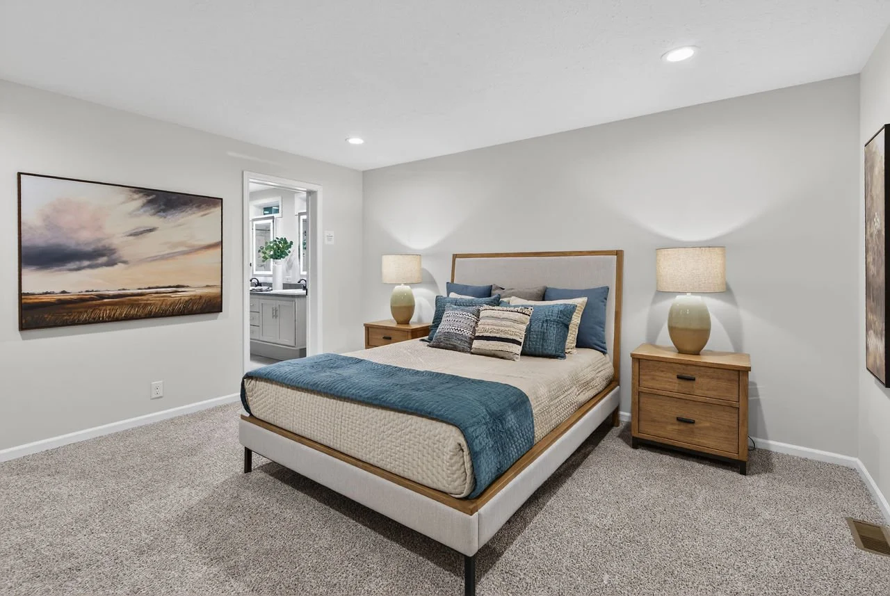 112-paramount-3260h32394-odyssey-primary-bedroom-1.jpeg