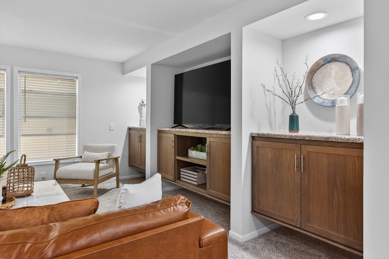 112-paramount-3260h32394-odyssey-living-room-4.jpeg
