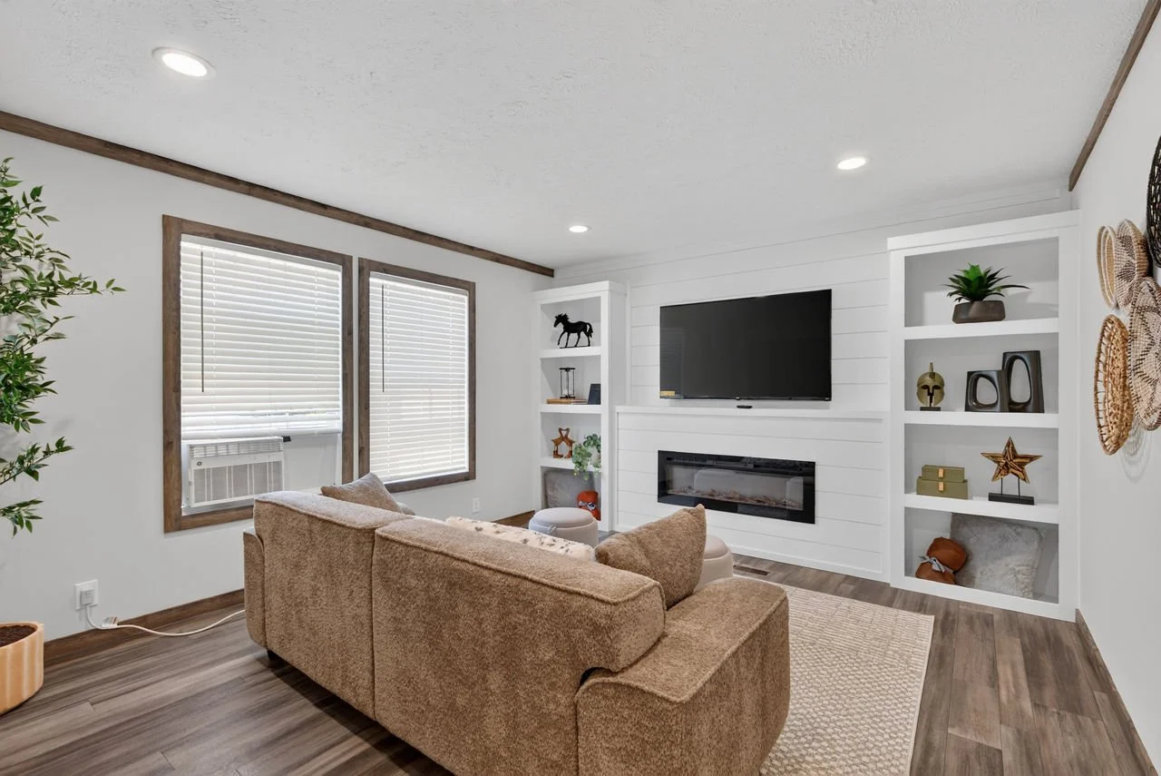 021-highland-meadowview-den-1.jpeg