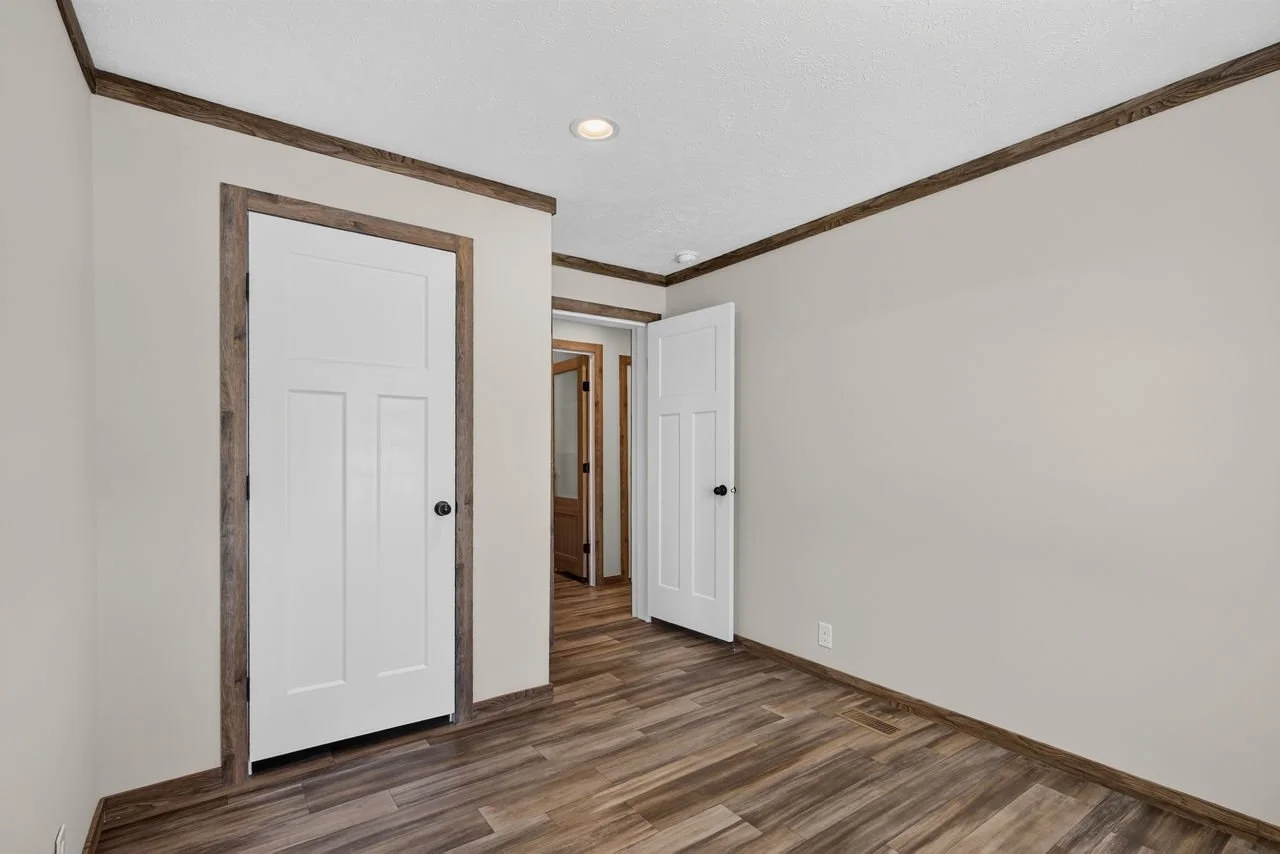 021-highland-meadowview-bedroom-2.jpeg