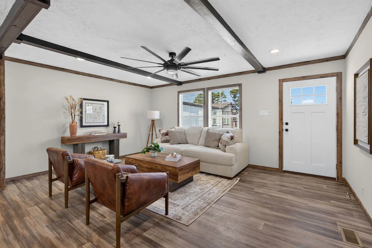 021-highland-meadowview-living-room-3.jpeg