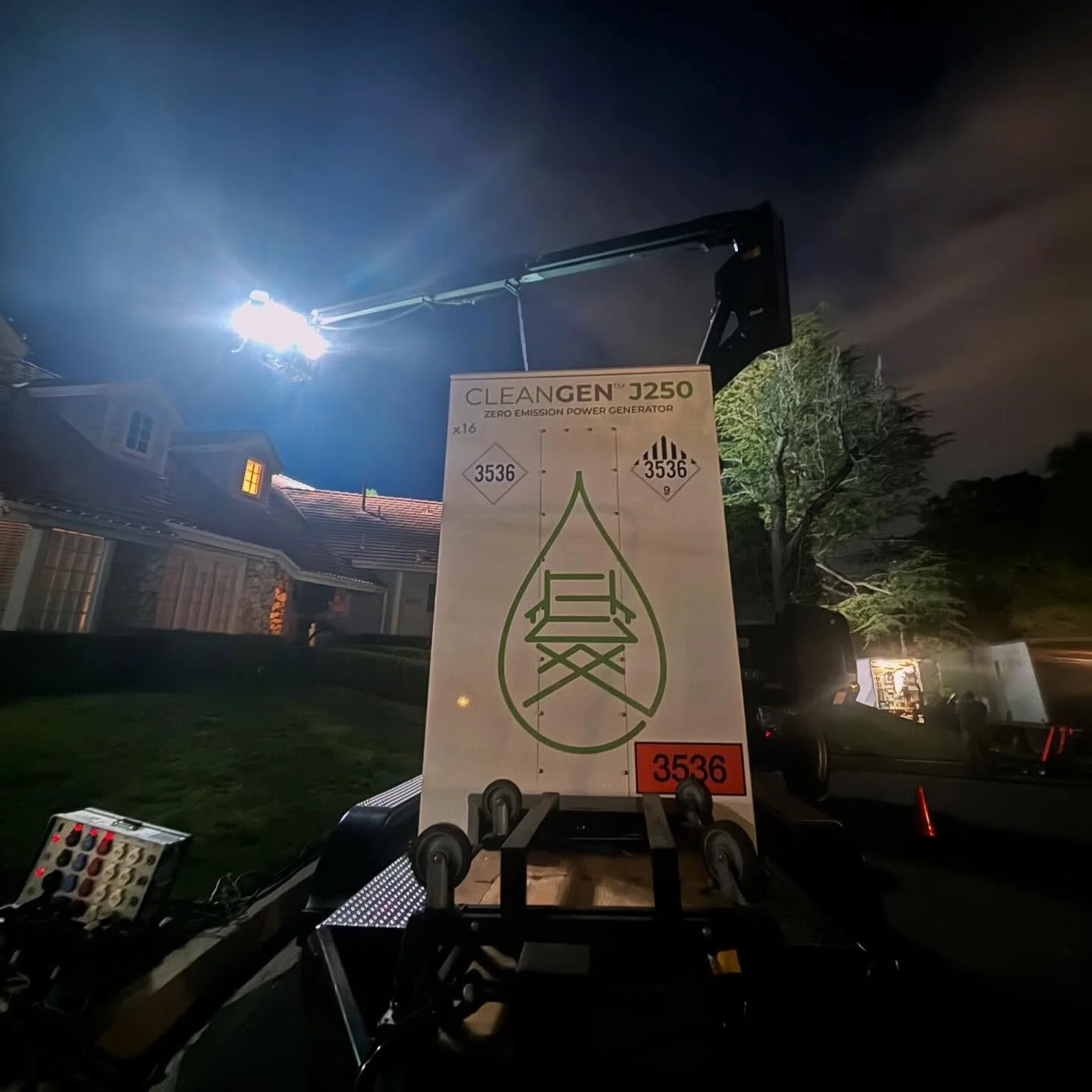 Shooting in a neighborhood at night? At least it won&rsquo;t be the sound and smell of diesel that keeps the neighbors up! #sustainablefilmmaking #cleanmobilepowerinitiative