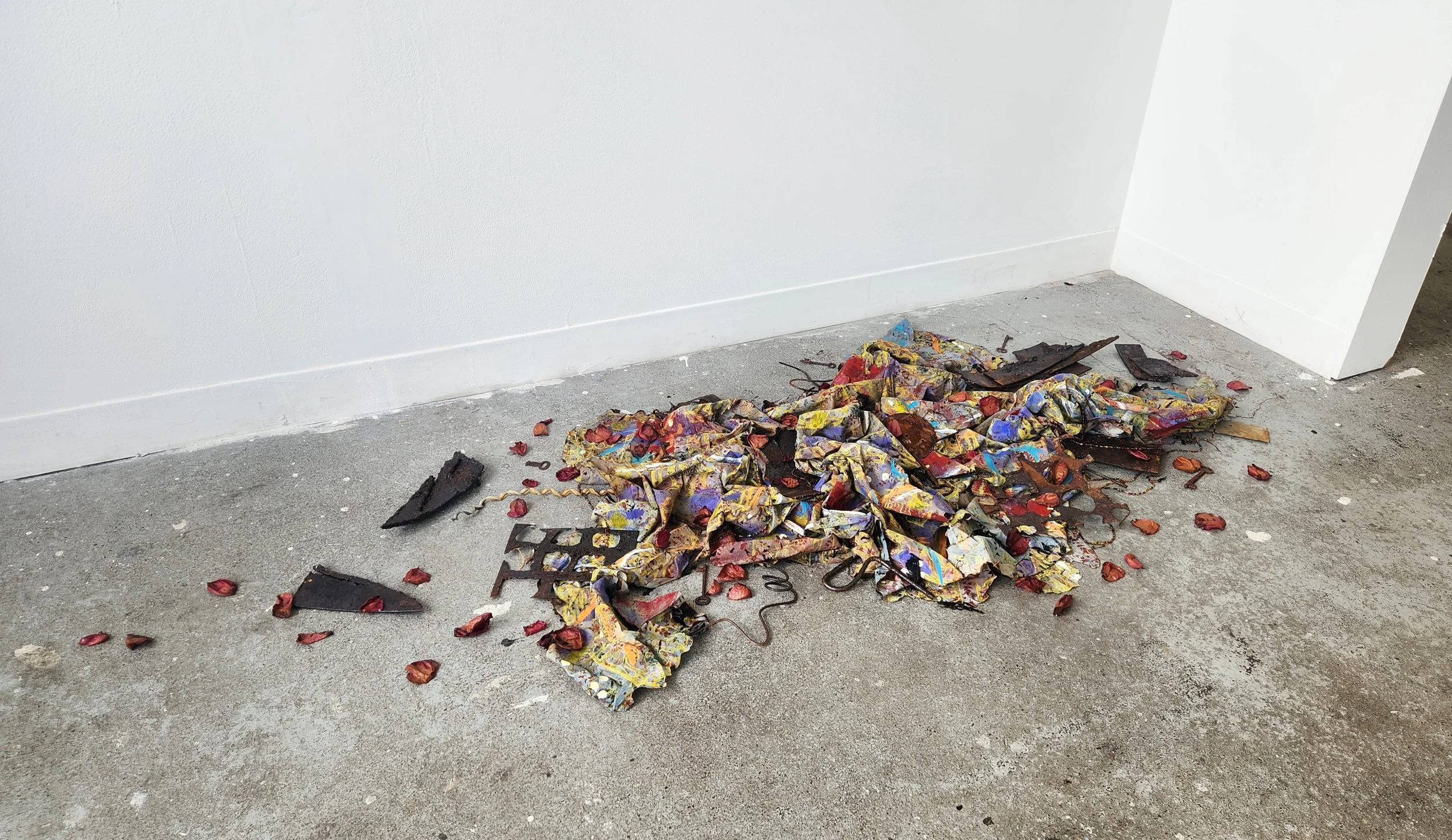 “Untitled (Root 66)”
October 2026
Oak Tree Stumps, Glass Panes, Tissue Paper Transfers
50” x 30”