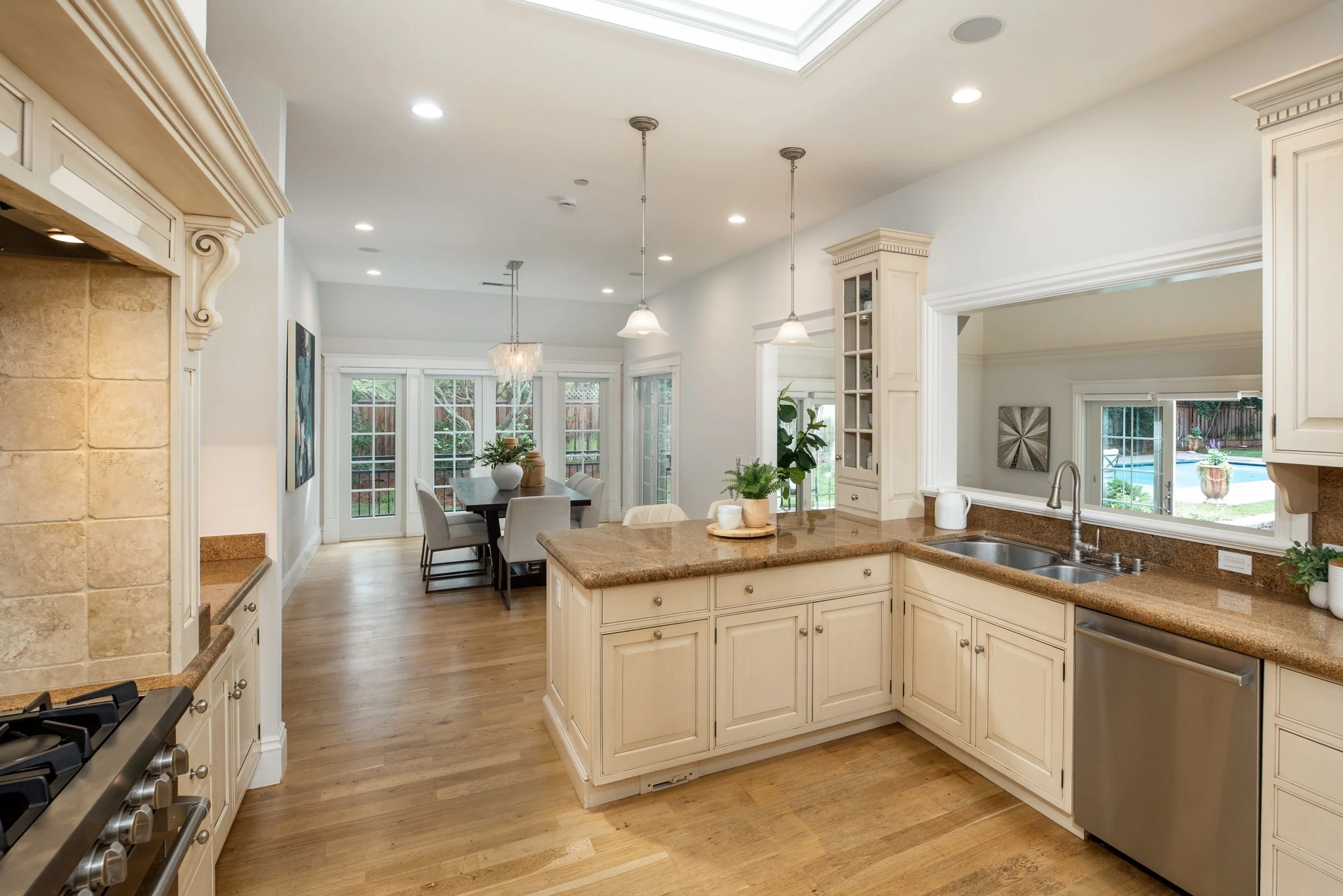 15-Linden_Matt_Anello-6842-MLS.jpg